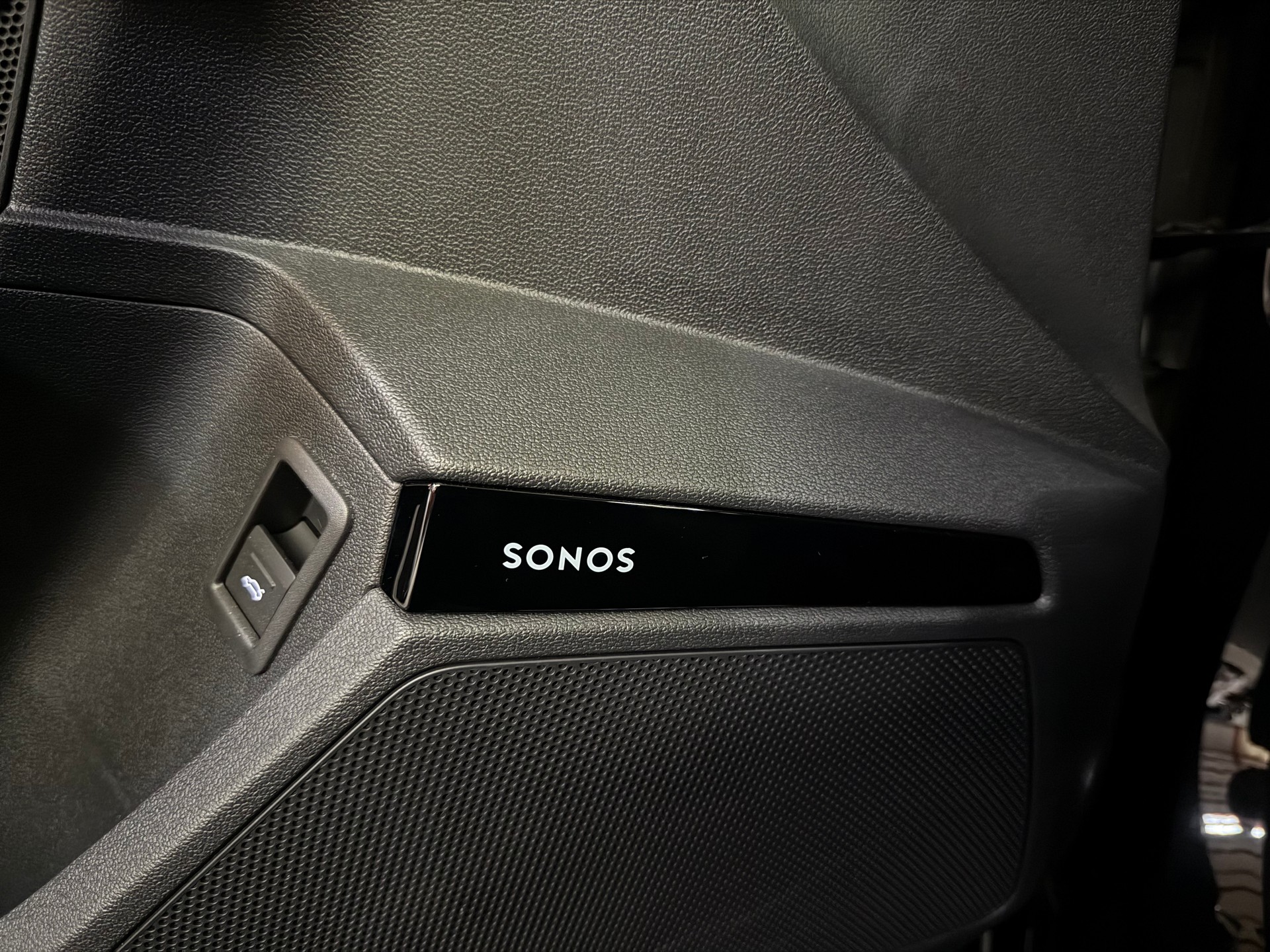AUDI RS3 Limousine 2.5 TSI quattro S-tronic-image-25