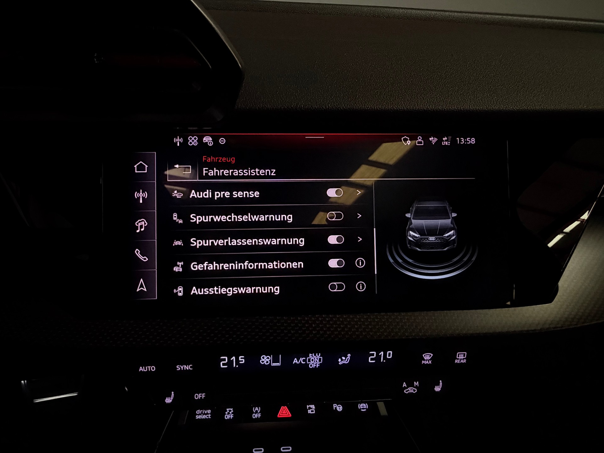 AUDI RS3 Limousine 2.5 TSI quattro S-tronic-image-37