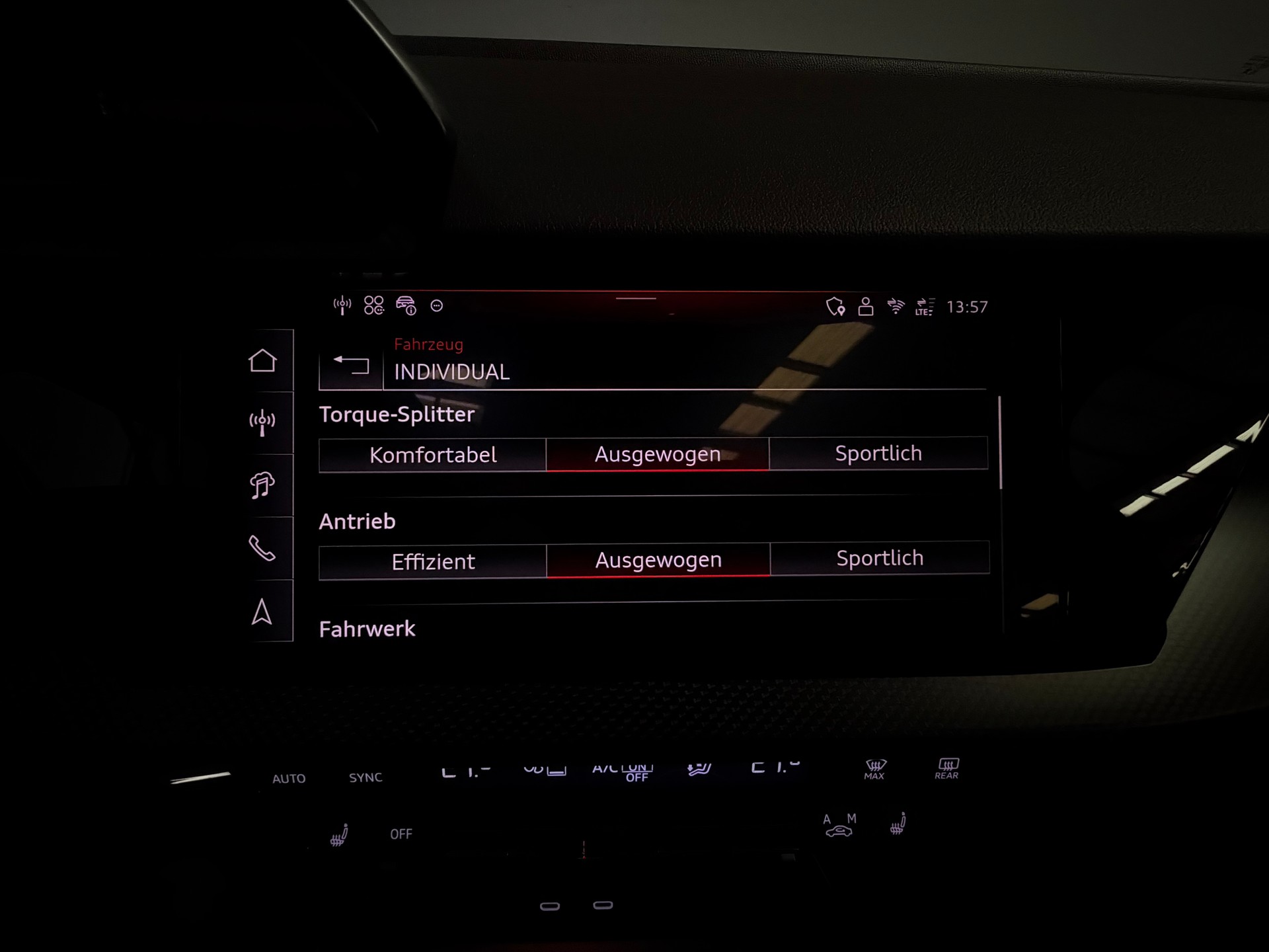AUDI RS3 Limousine 2.5 TSI quattro S-tronic-image-35