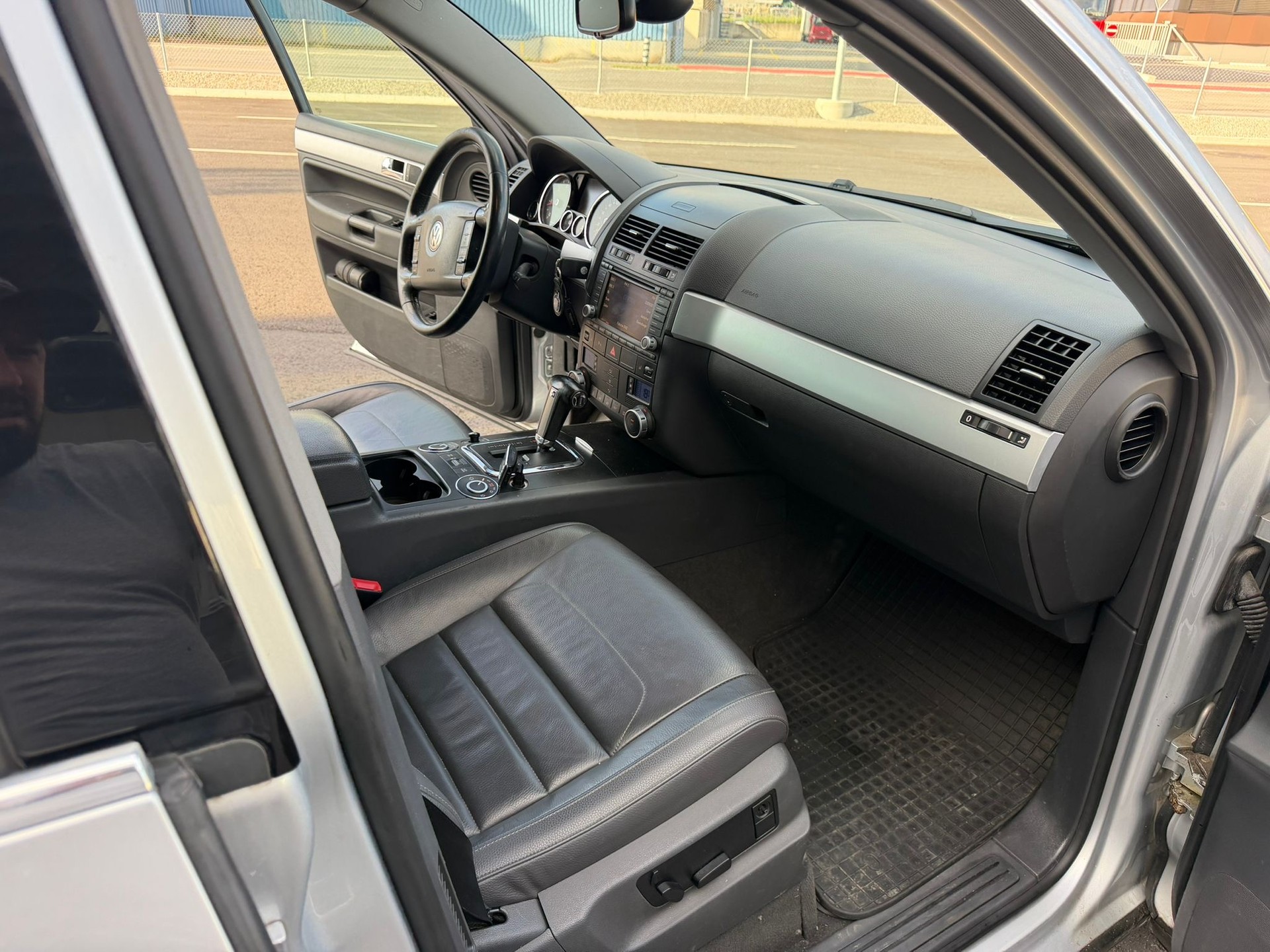 VW Touareg 3.0 TDI-image-8