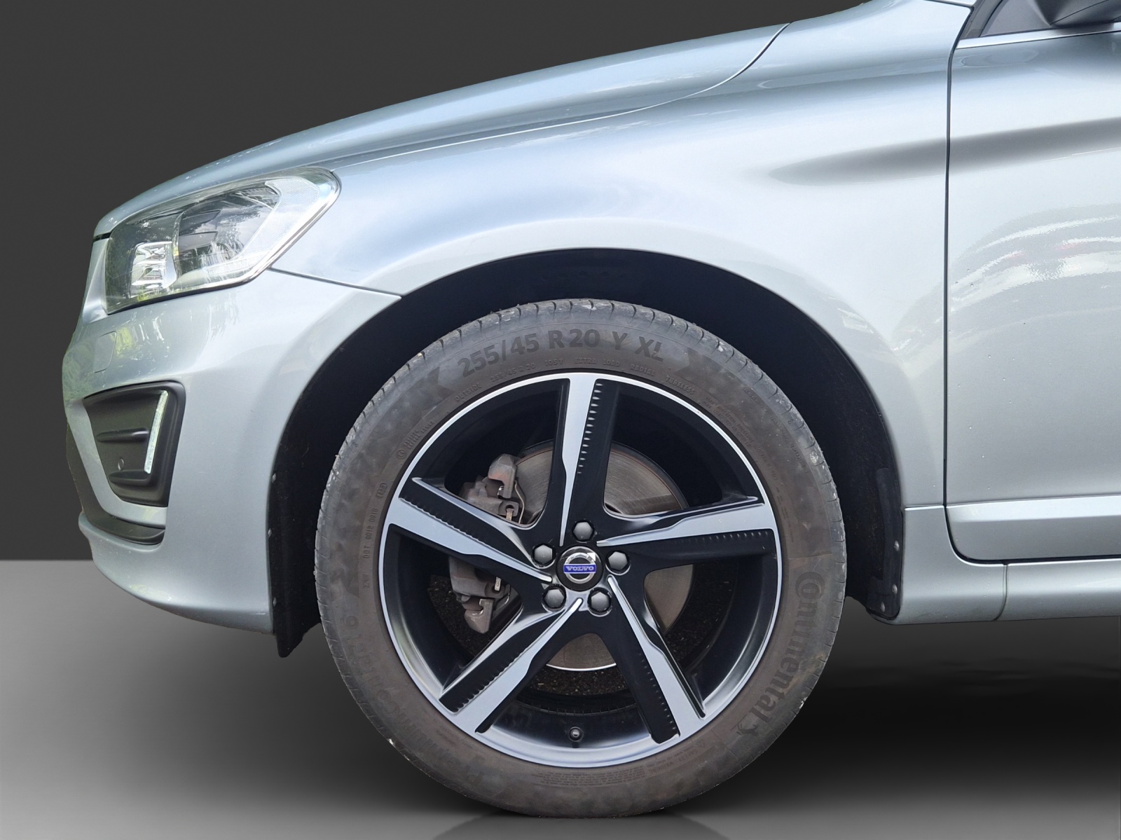 VOLVO XC60 D4 AWD Summum R-Design Geartronic-image-5