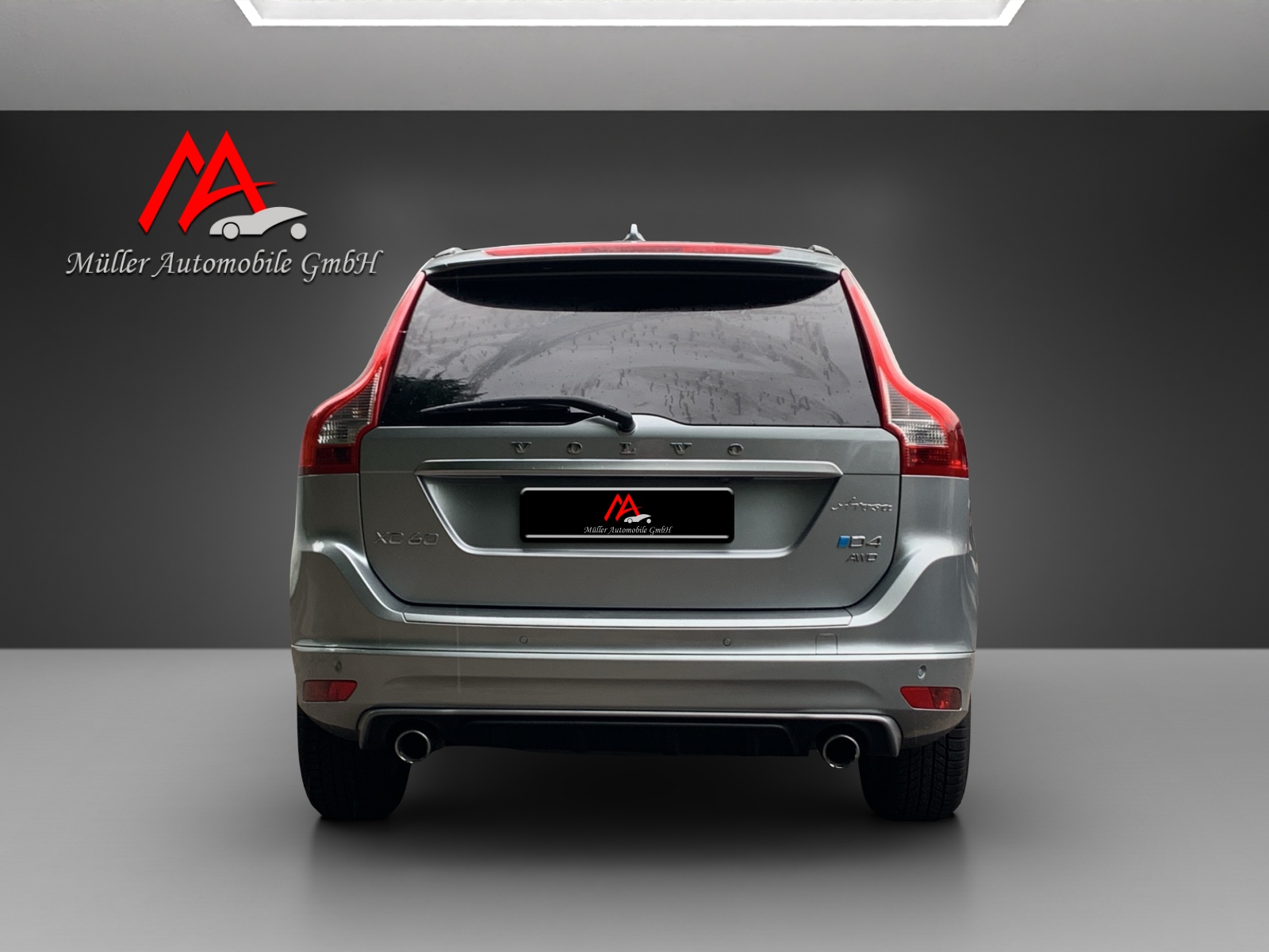 VOLVO XC60 D4 AWD Summum R-Design Geartronic-image-6