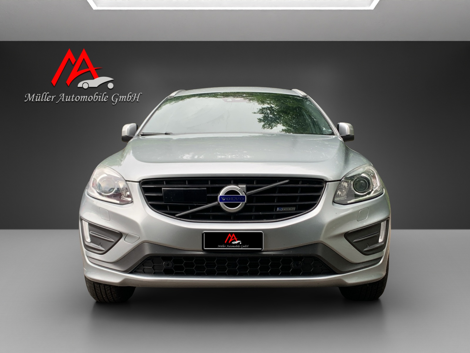 VOLVO XC60 D4 AWD Summum R-Design Geartronic-image-10
