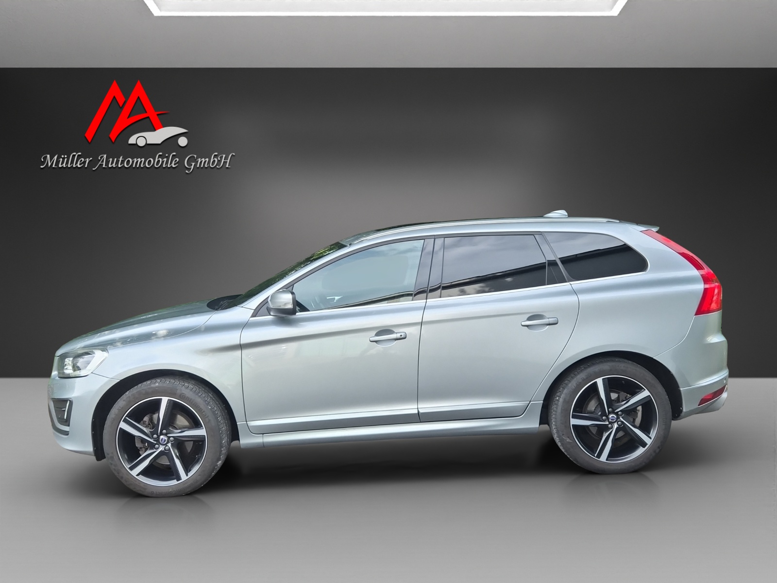 VOLVO XC60 D4 AWD Summum R-Design Geartronic-showroom-element-1