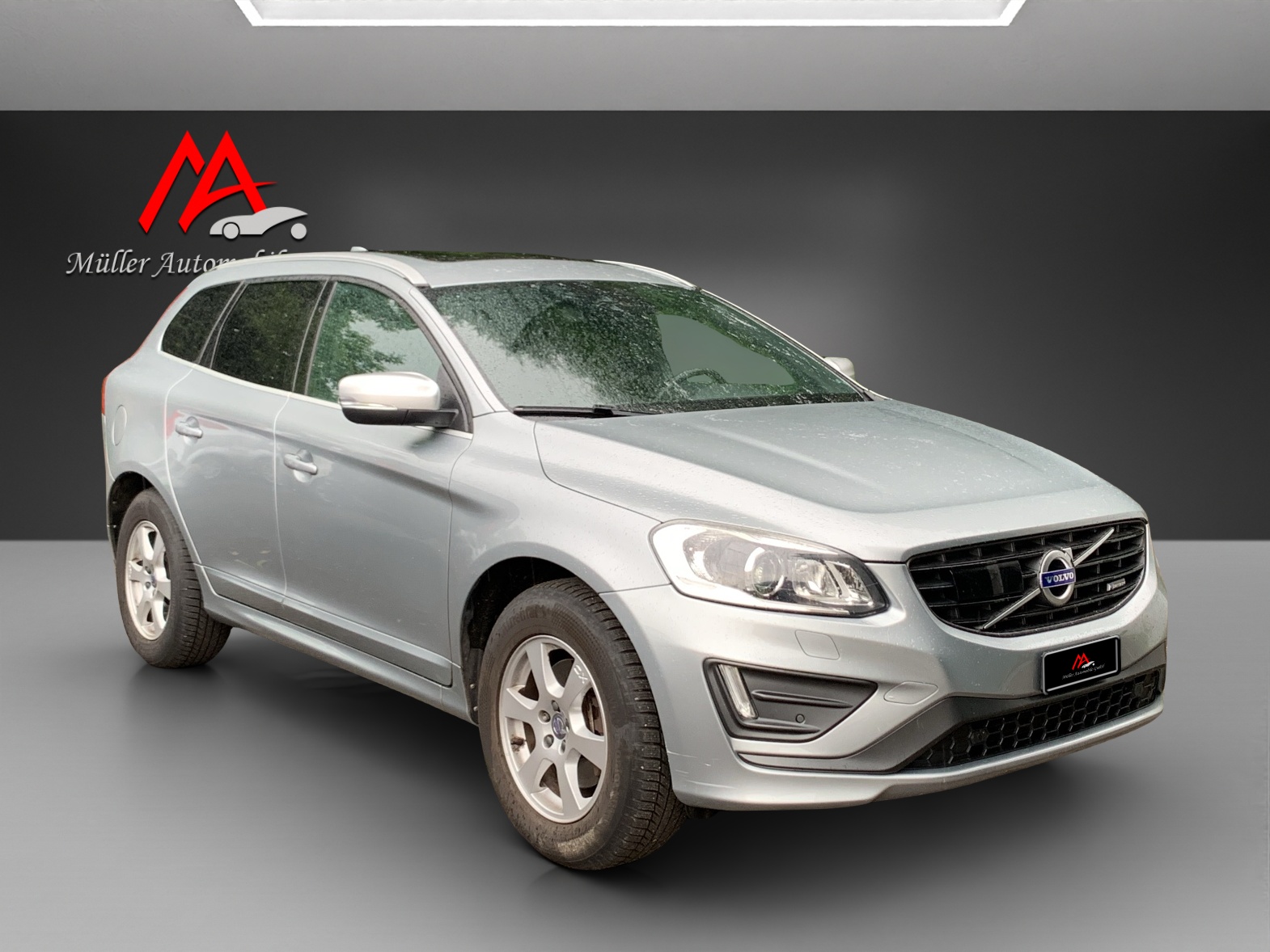 VOLVO XC60 D4 AWD Summum R-Design Geartronic-image-2