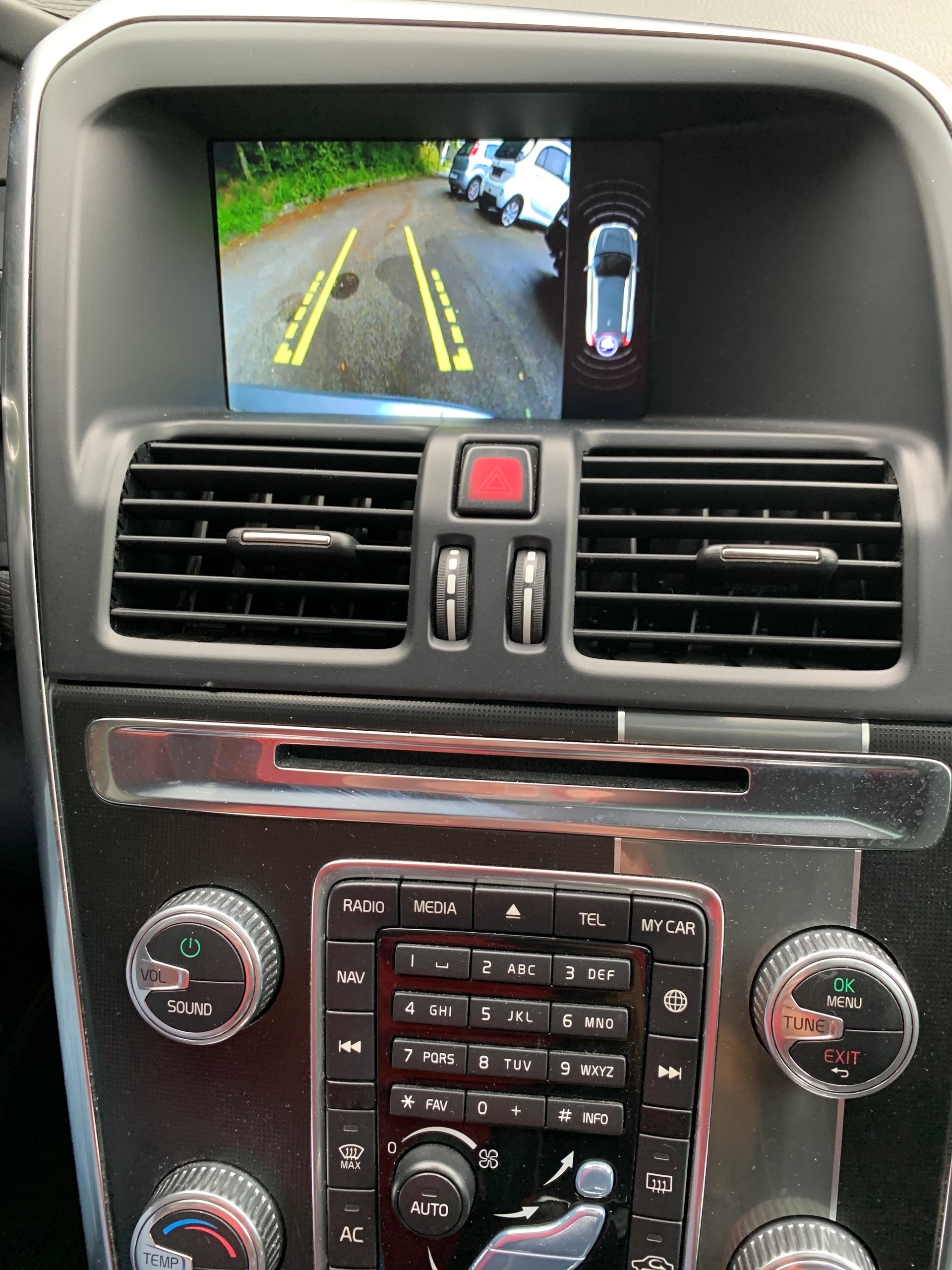 VOLVO XC60 D4 AWD Summum R-Design Geartronic-image-22