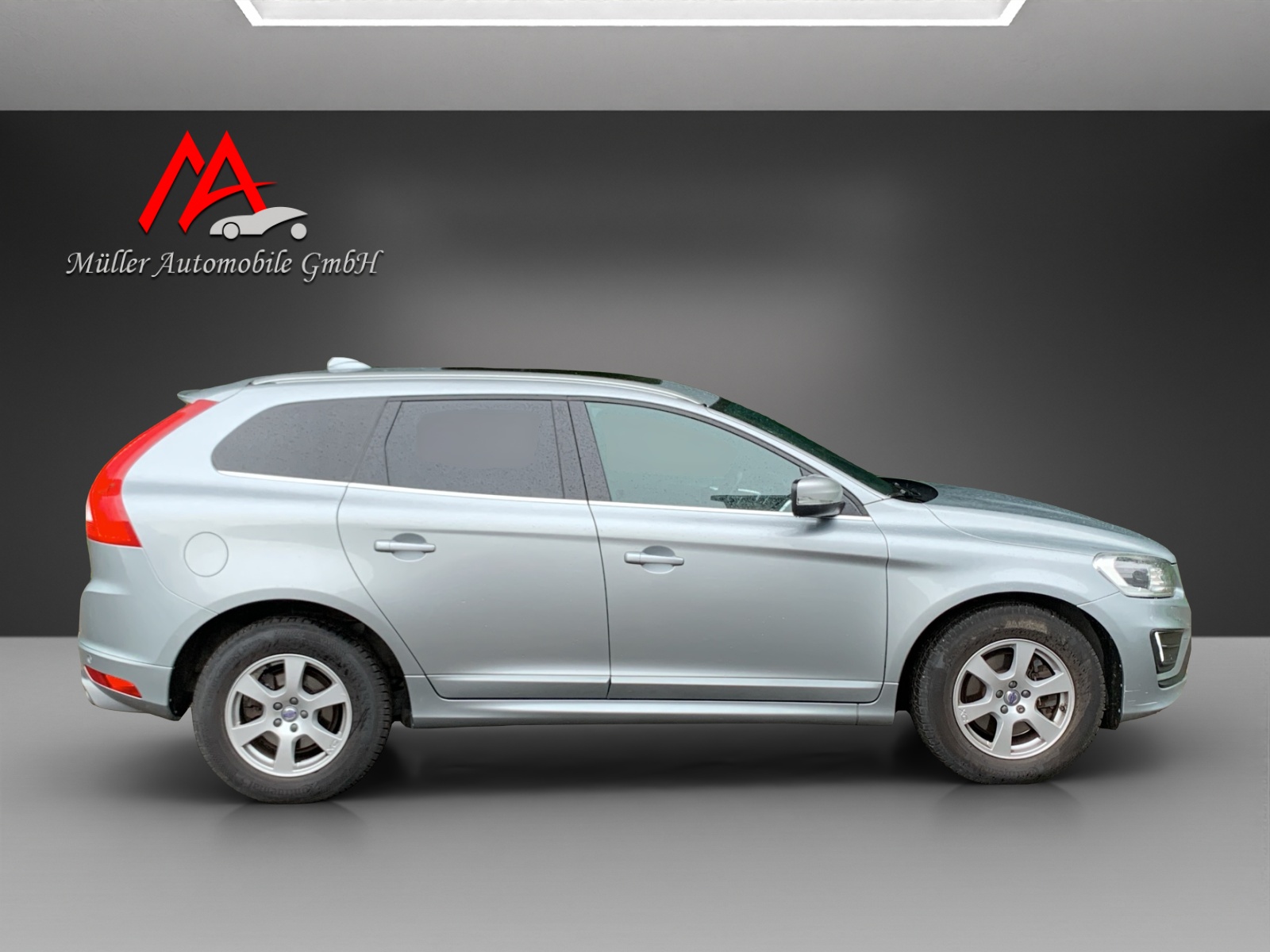 VOLVO XC60 D4 AWD Summum R-Design Geartronic-image-4
