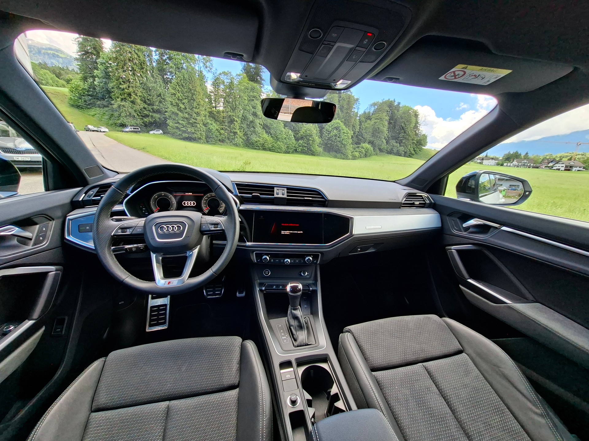 AUDI Q3 40 TDI S line quattro S-tronic *AHK+8-fach bereift*-image-8