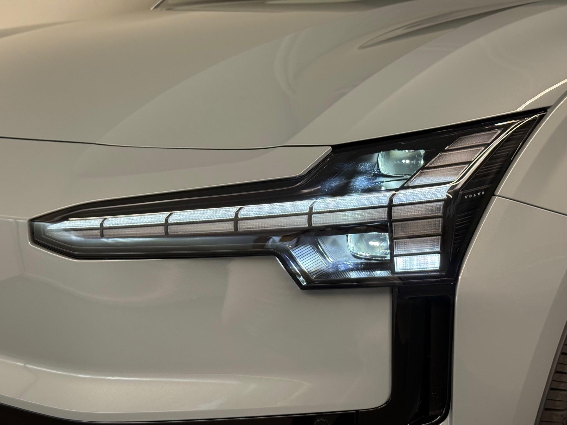 VOLVO EX30 E60 Plus-image-17