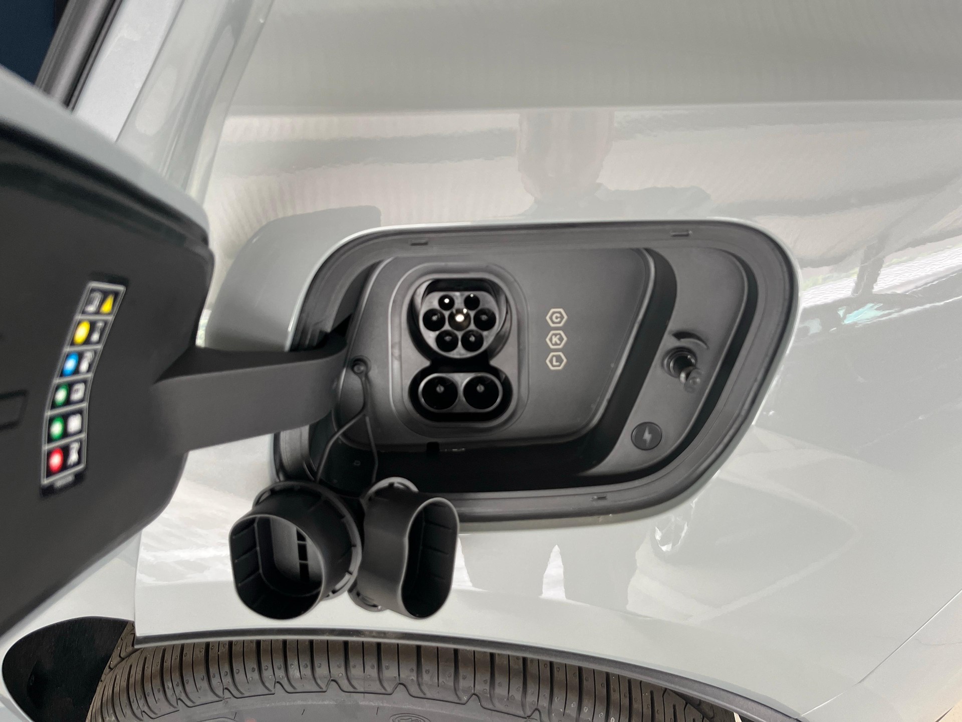 VOLVO EX30 E60 Plus-image-15