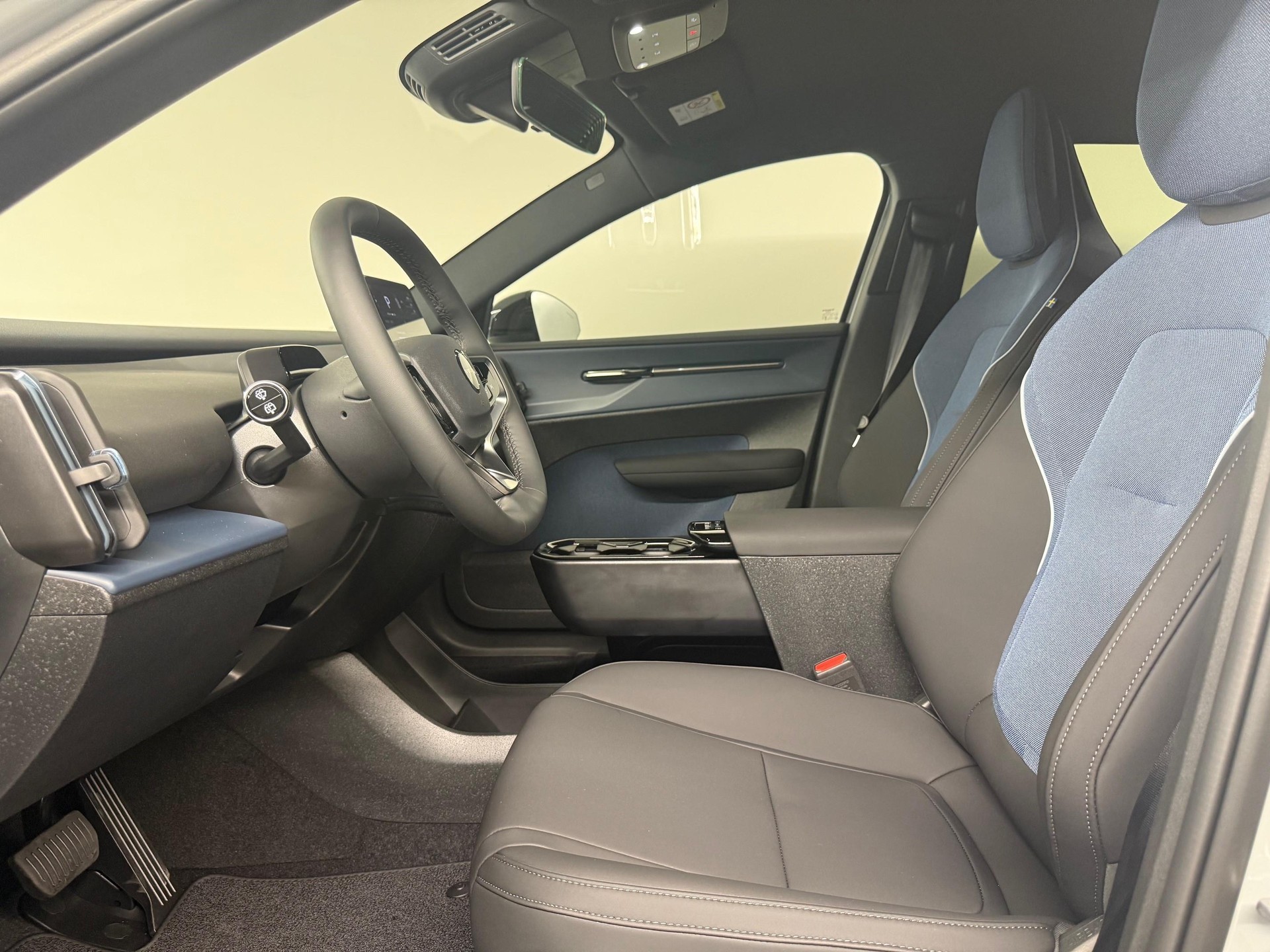 VOLVO EX30 E60 Plus-image-5