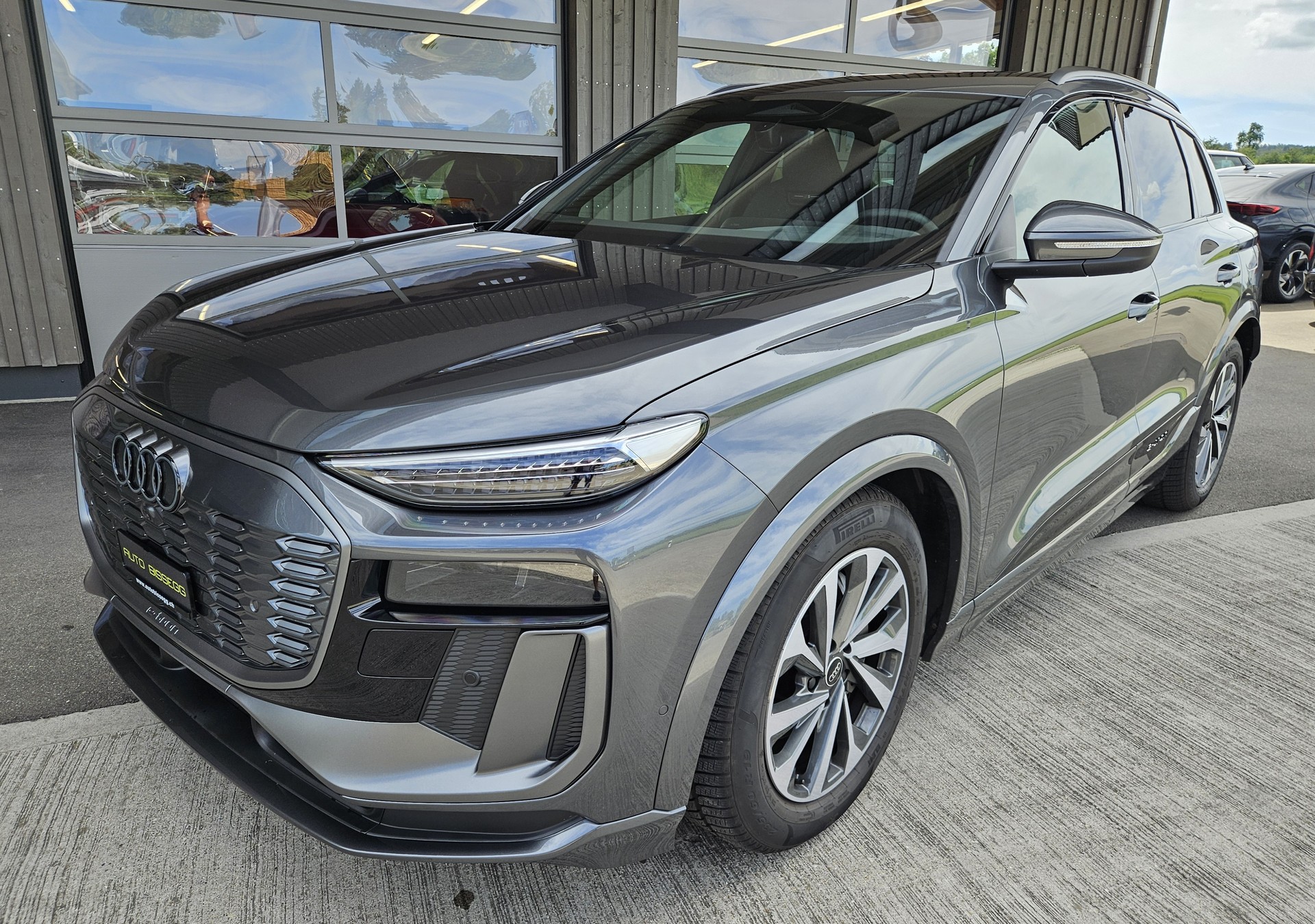 AUDI Q6 e-tron quattro S-line Tech pro mit traumhafter Ausstattung-image-2