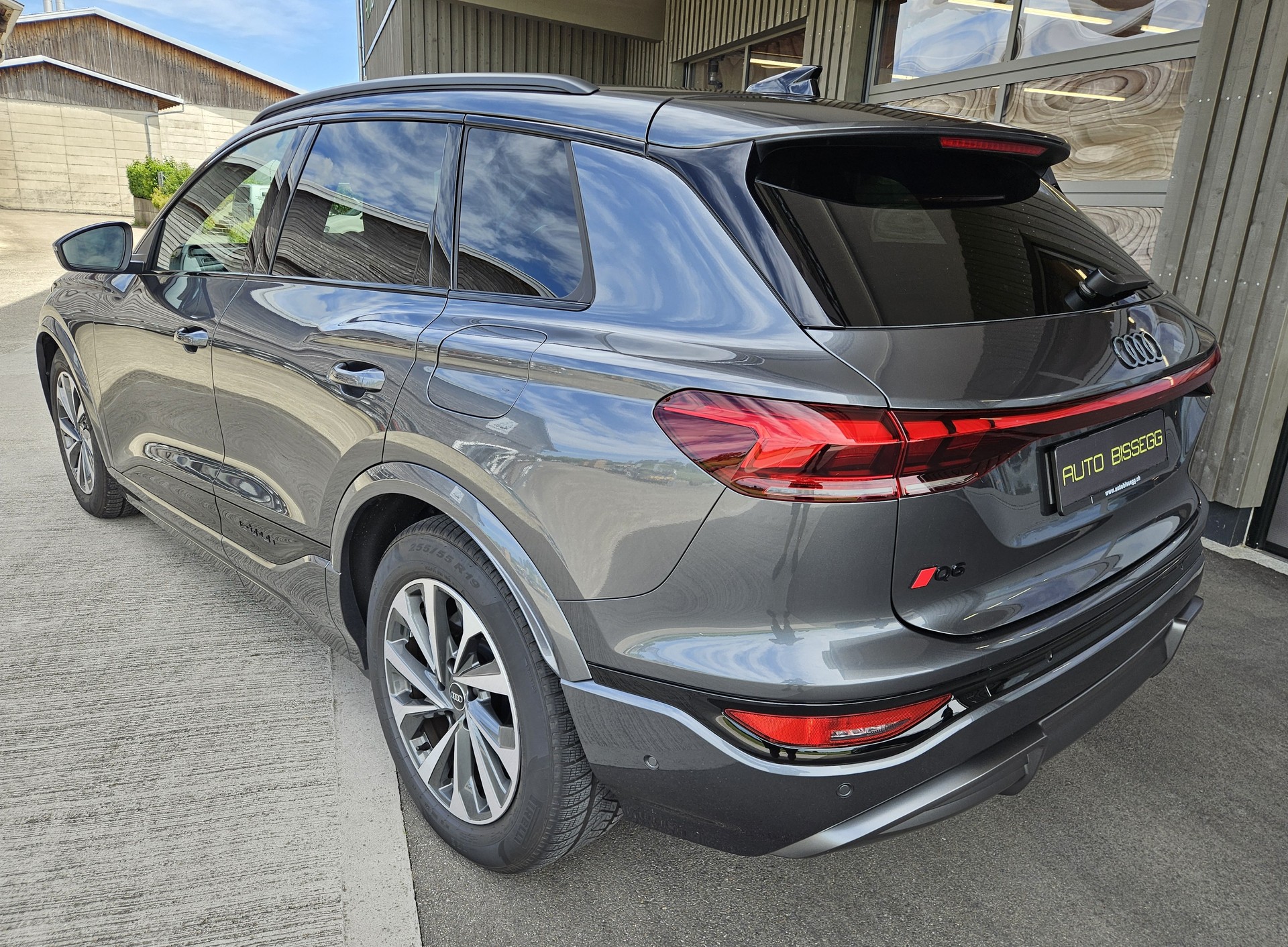 AUDI Q6 e-tron quattro S-line Tech pro mit traumhafter Ausstattung-image-5
