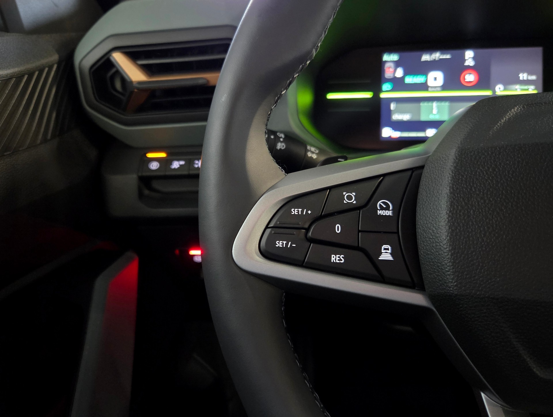 DACIA Duster 1.2 Hybrid-G Extreme 4WD-image-17