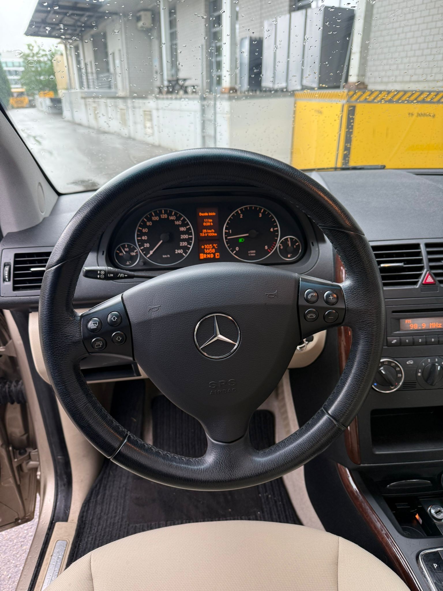 MERCEDES-BENZ A 180 CDI Elégance Edition A-image-11