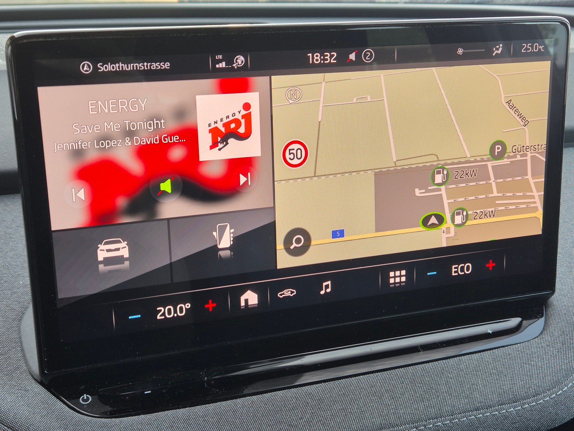 SKODA Enyaq iV 80-image-19