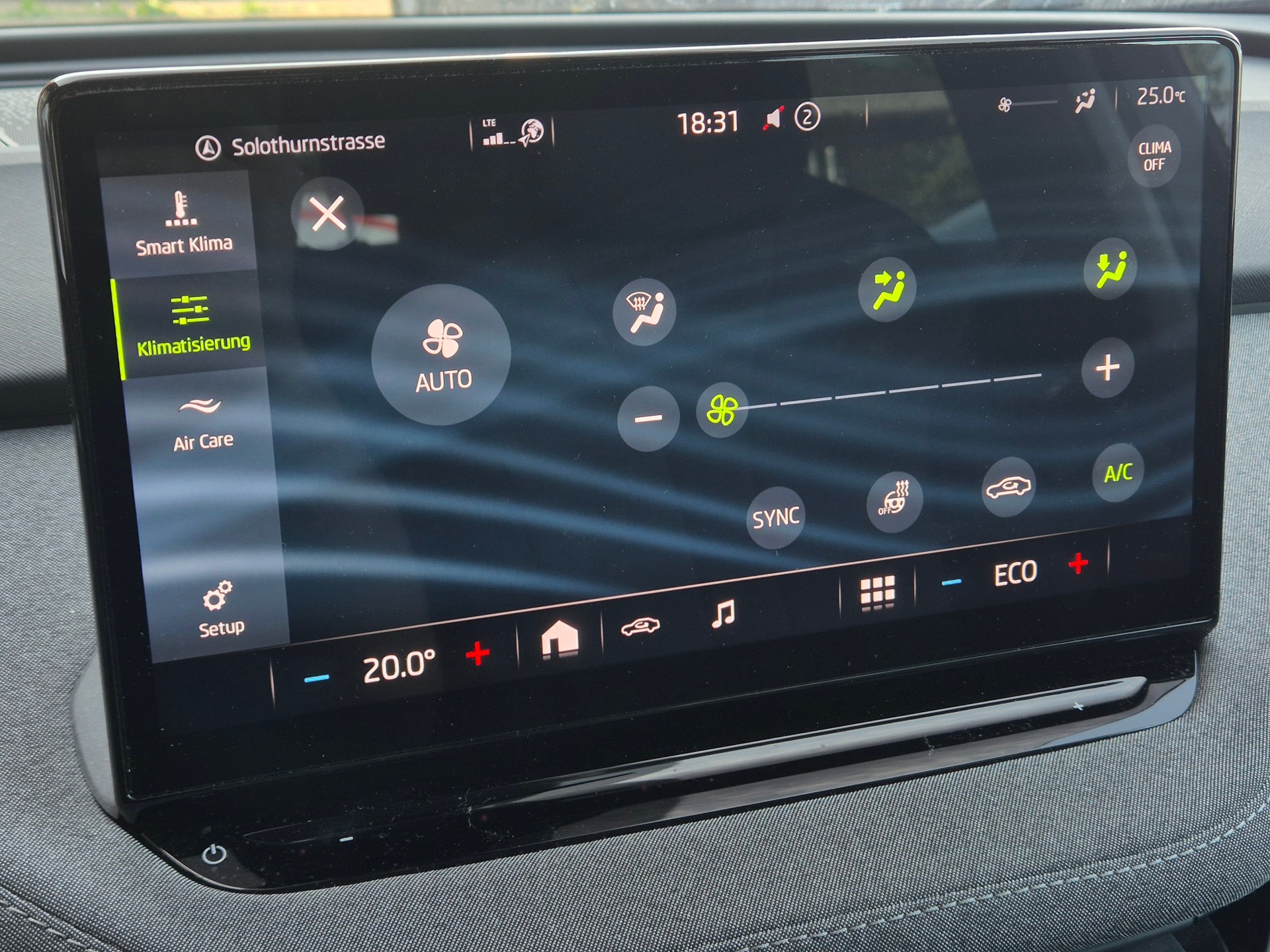 SKODA Enyaq iV 80-image-18