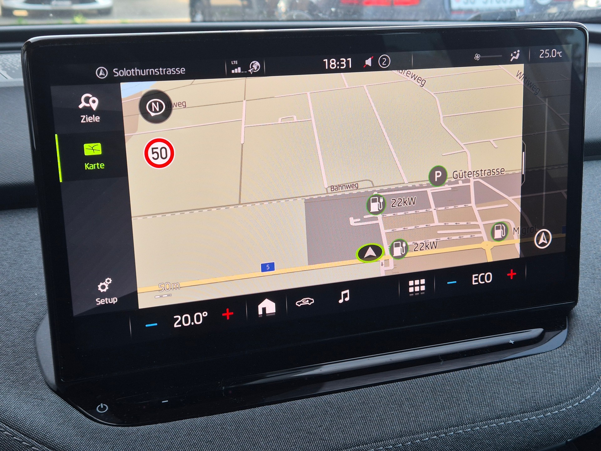 SKODA Enyaq iV 80-image-15