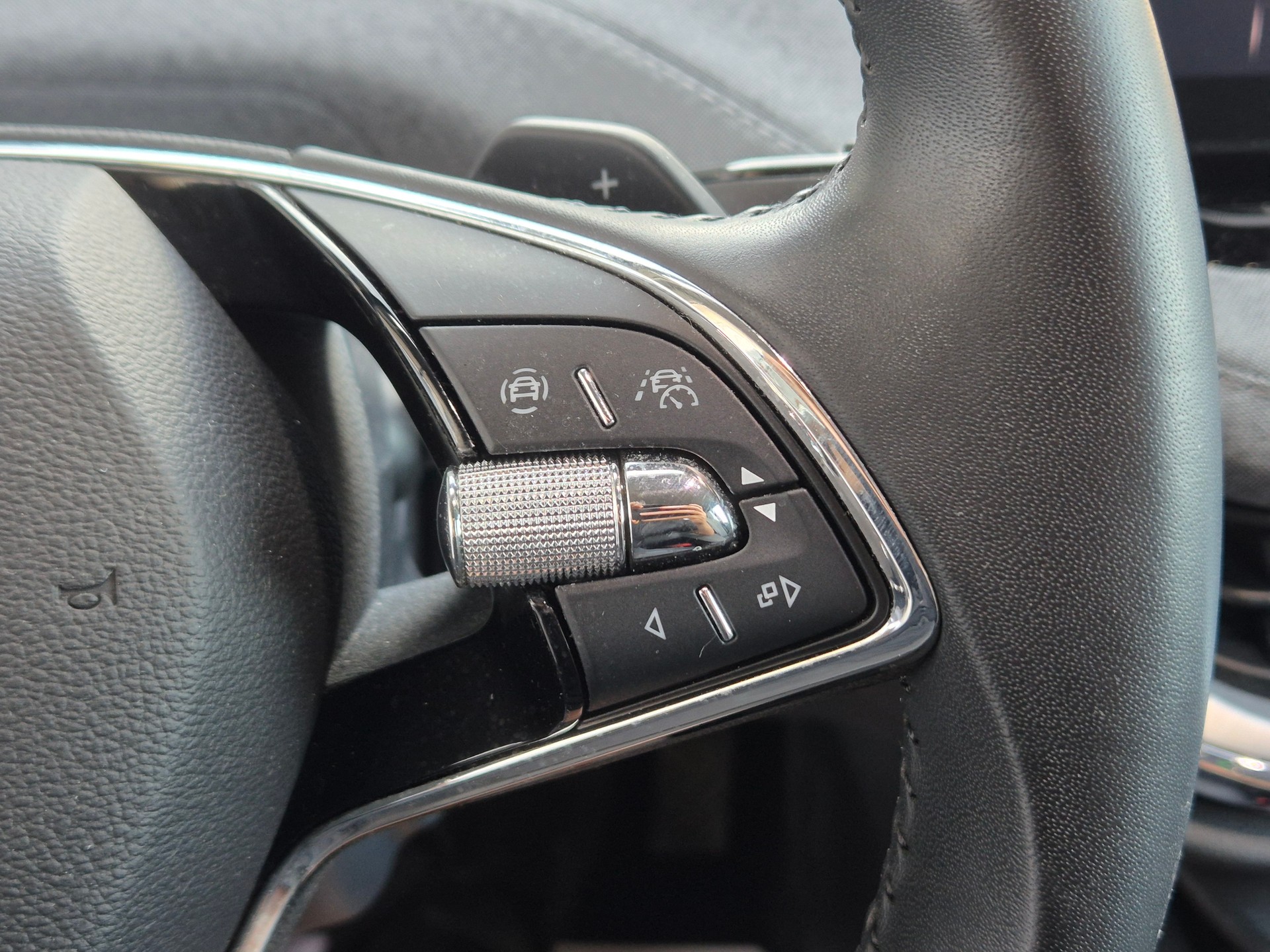SKODA Enyaq iV 80-image-23