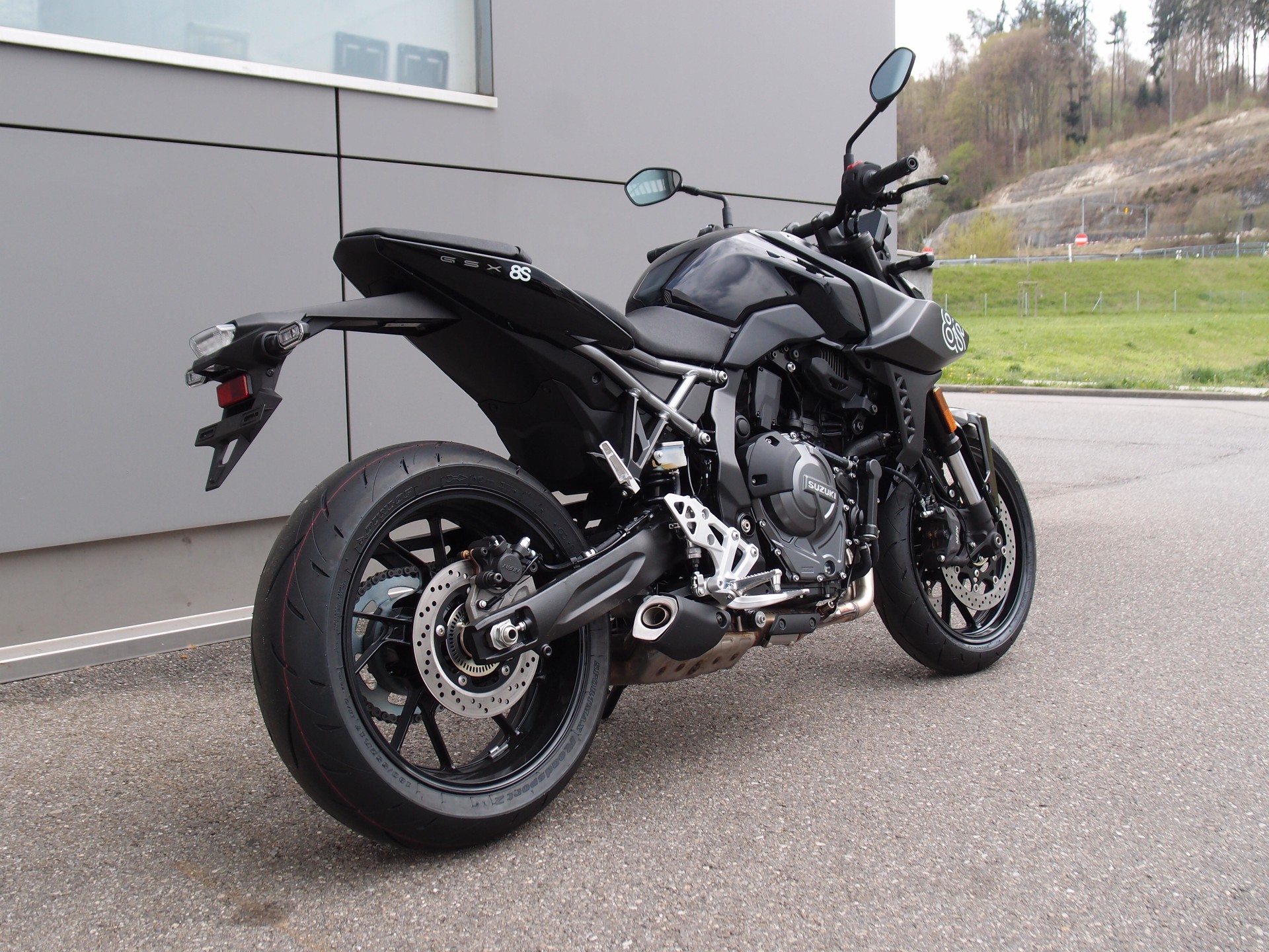 SUZUKI GSX-8S-image-1