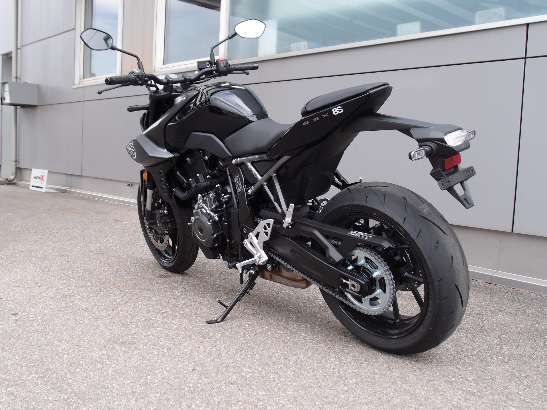 SUZUKI GSX-8S-image-3