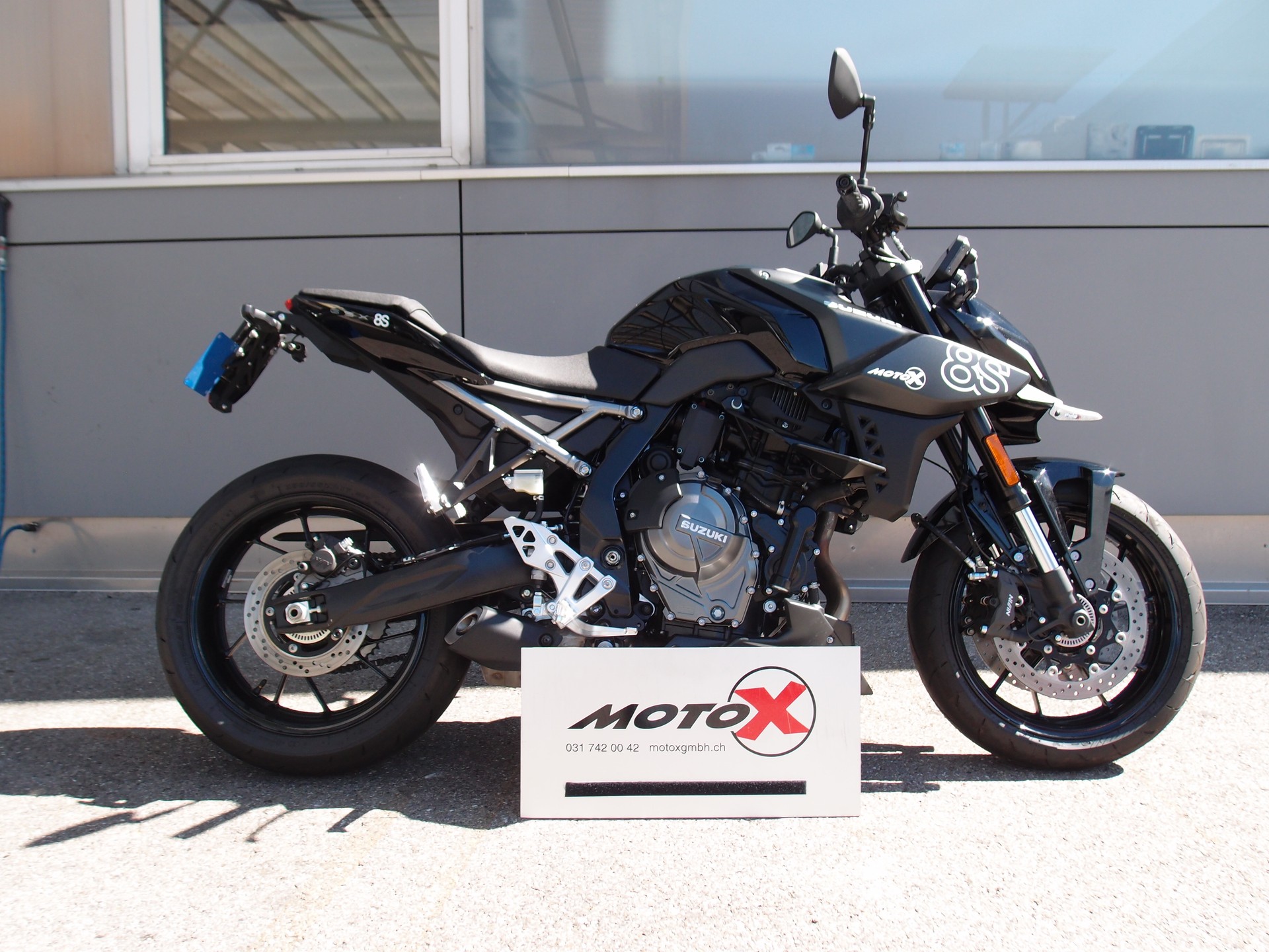 SUZUKI GSX-8S