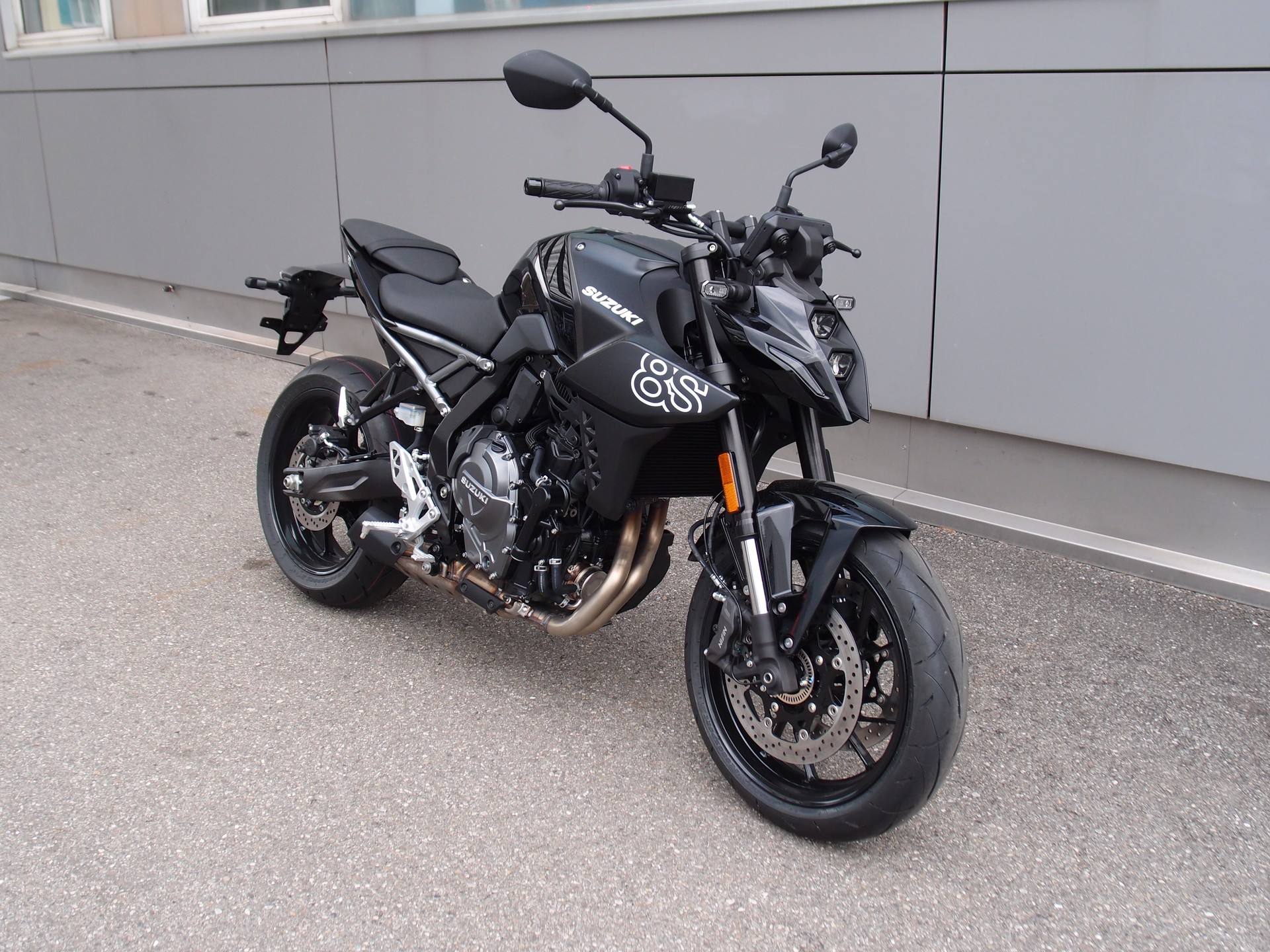 SUZUKI GSX-8S-image-2