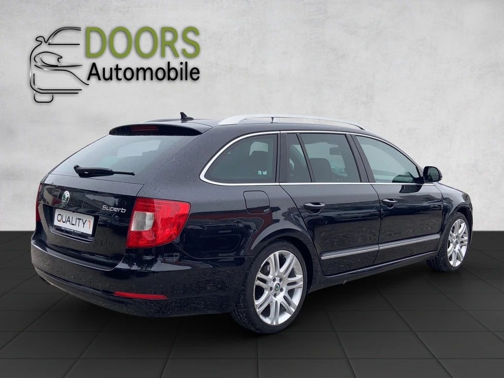 SKODA Superb Combi 1.8 TSI Elegance-image-4