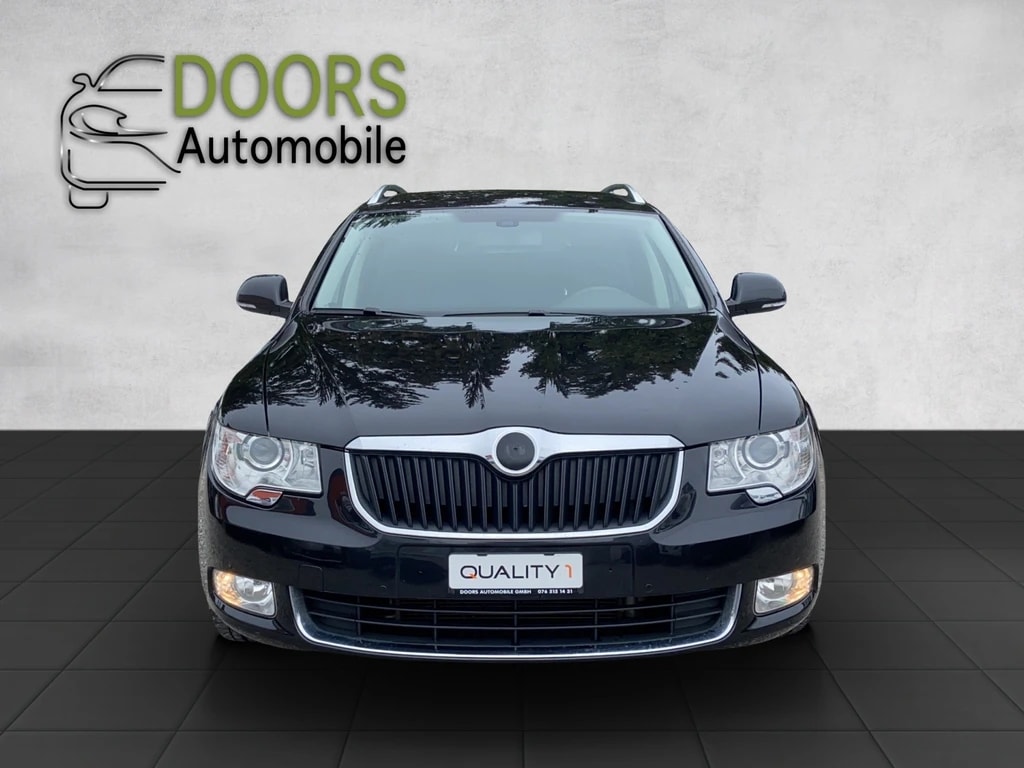 SKODA Superb Combi 1.8 TSI Elegance-image-1