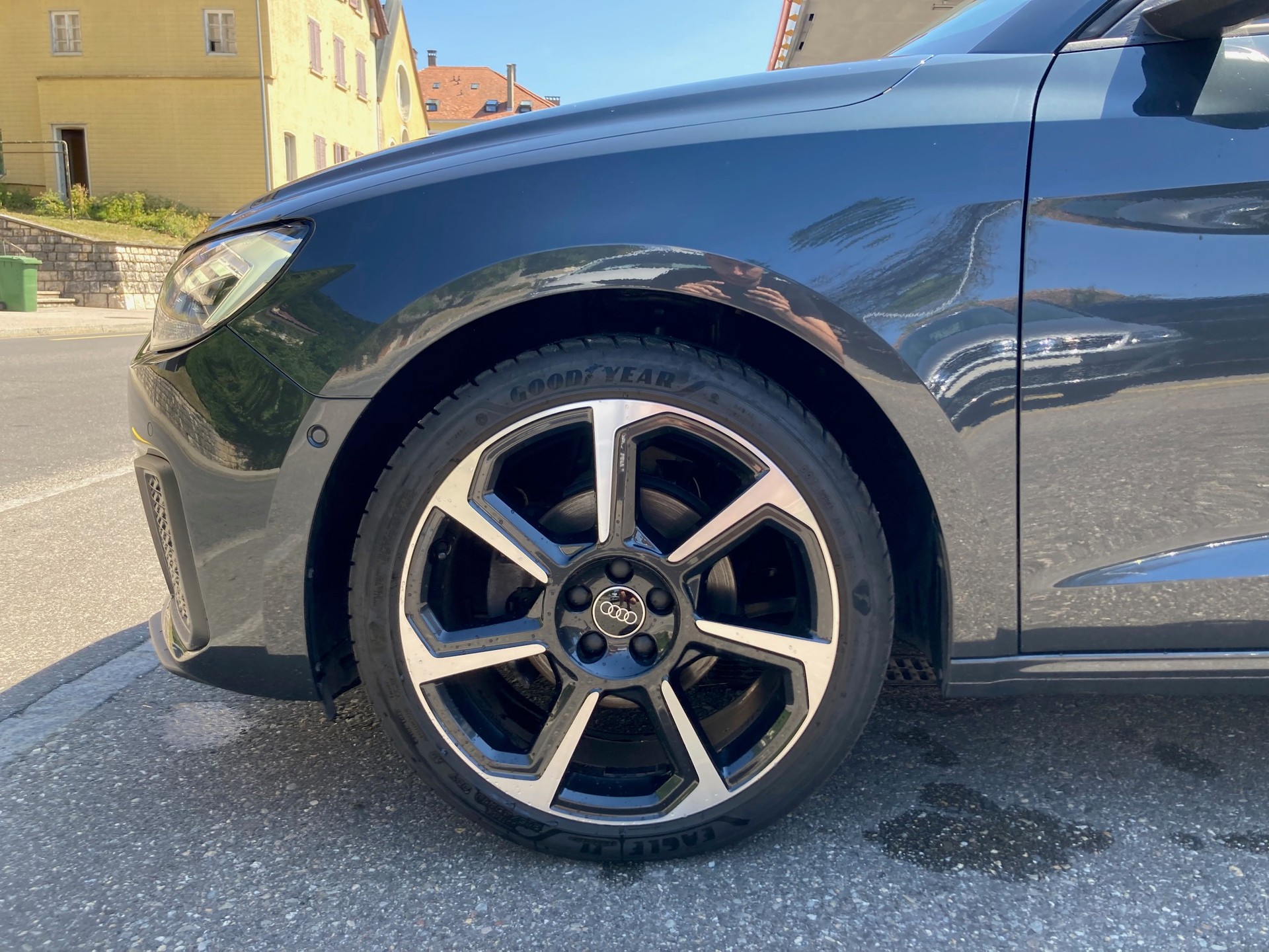 AUDI A1 30 TFSI Attraction-image-3
