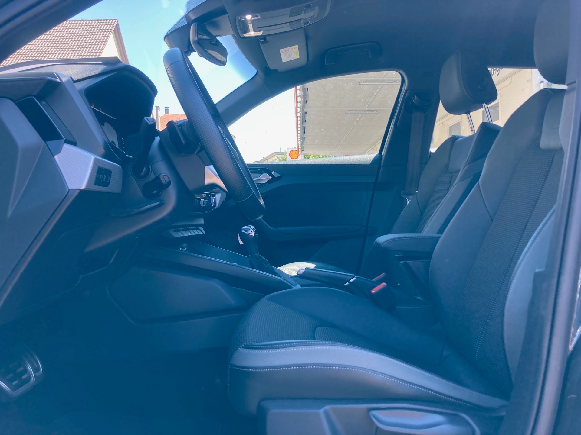 AUDI A1 30 TFSI Attraction-image-9