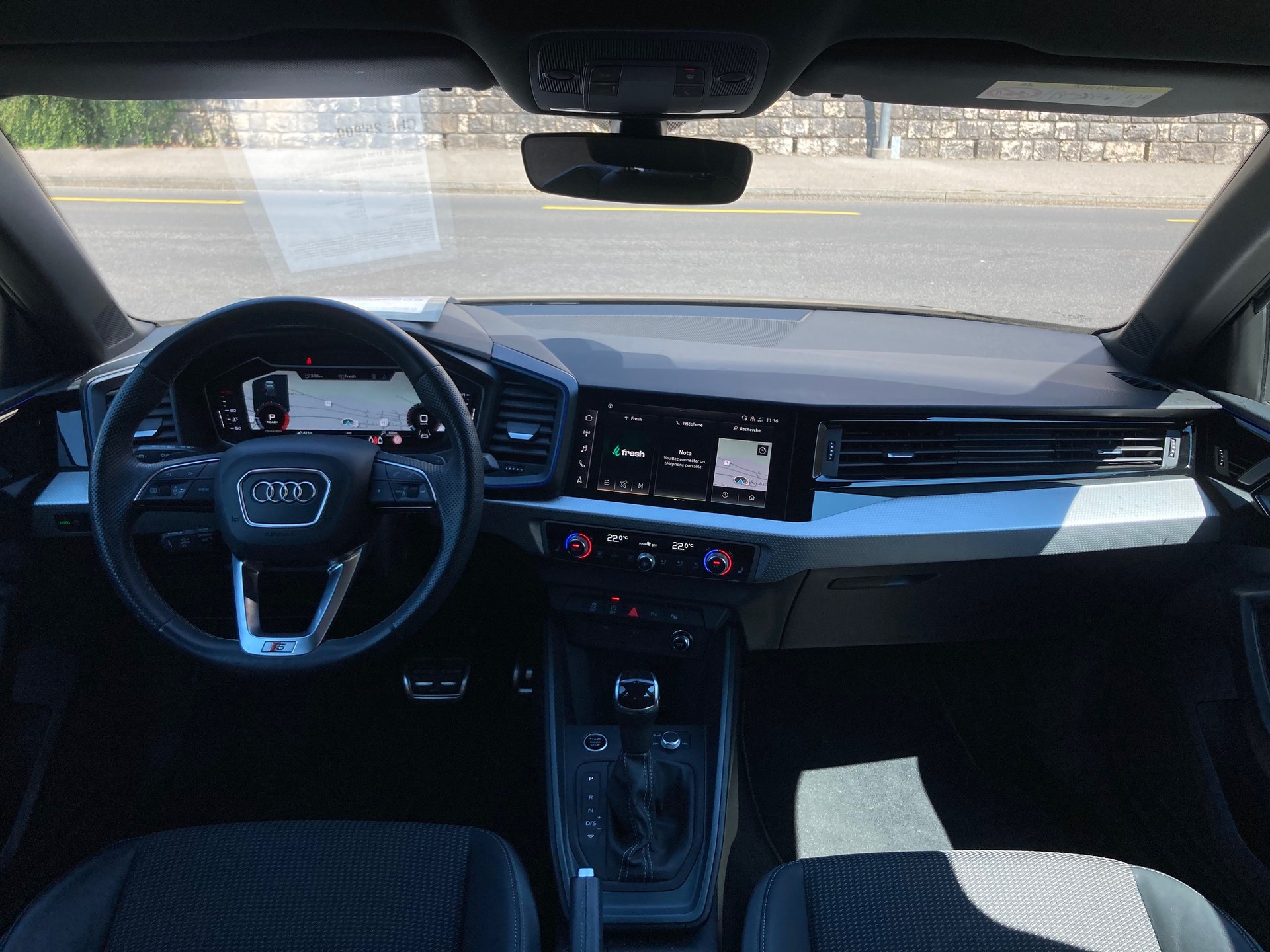 AUDI A1 30 TFSI Attraction-image-10