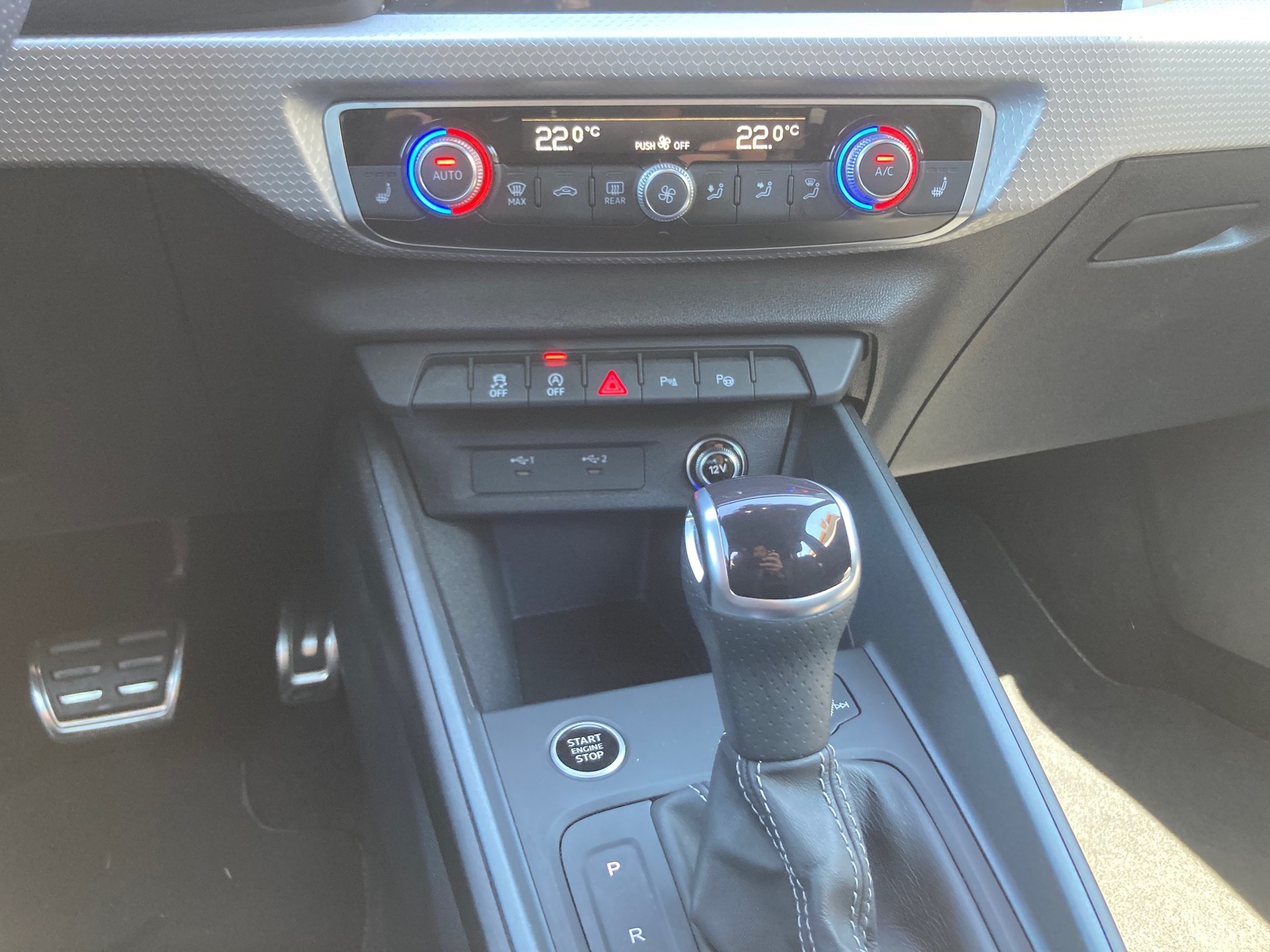 AUDI A1 30 TFSI Attraction-image-13