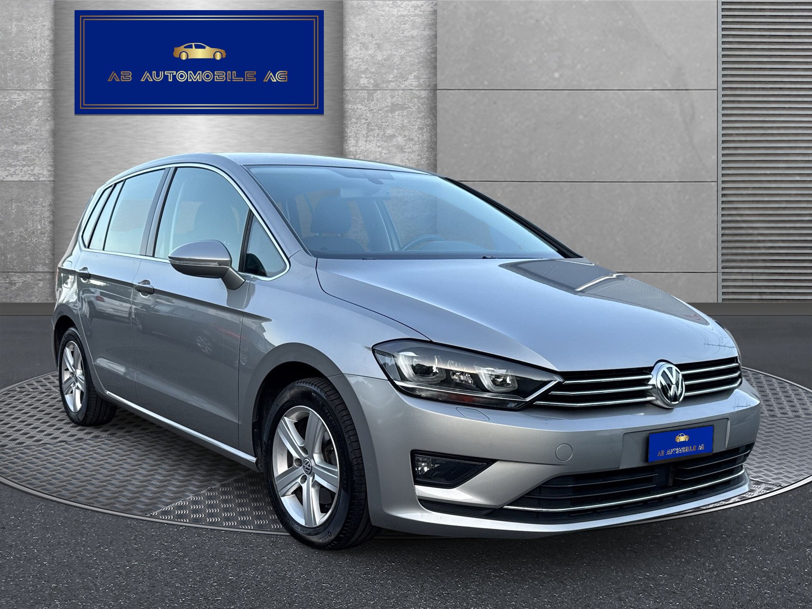VW Golf Sportsvan 1.4 TSI Highline DSG-image-2