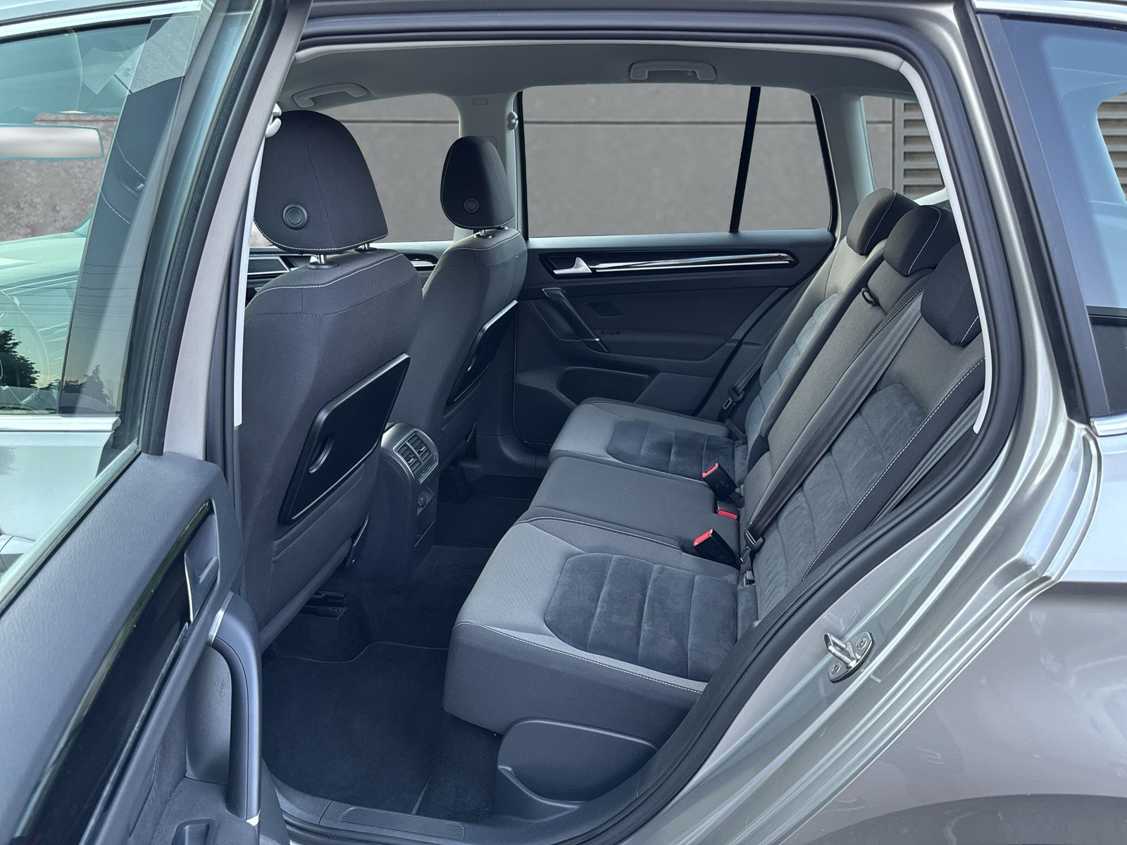 VW Golf Sportsvan 1.4 TSI Highline DSG-image-9