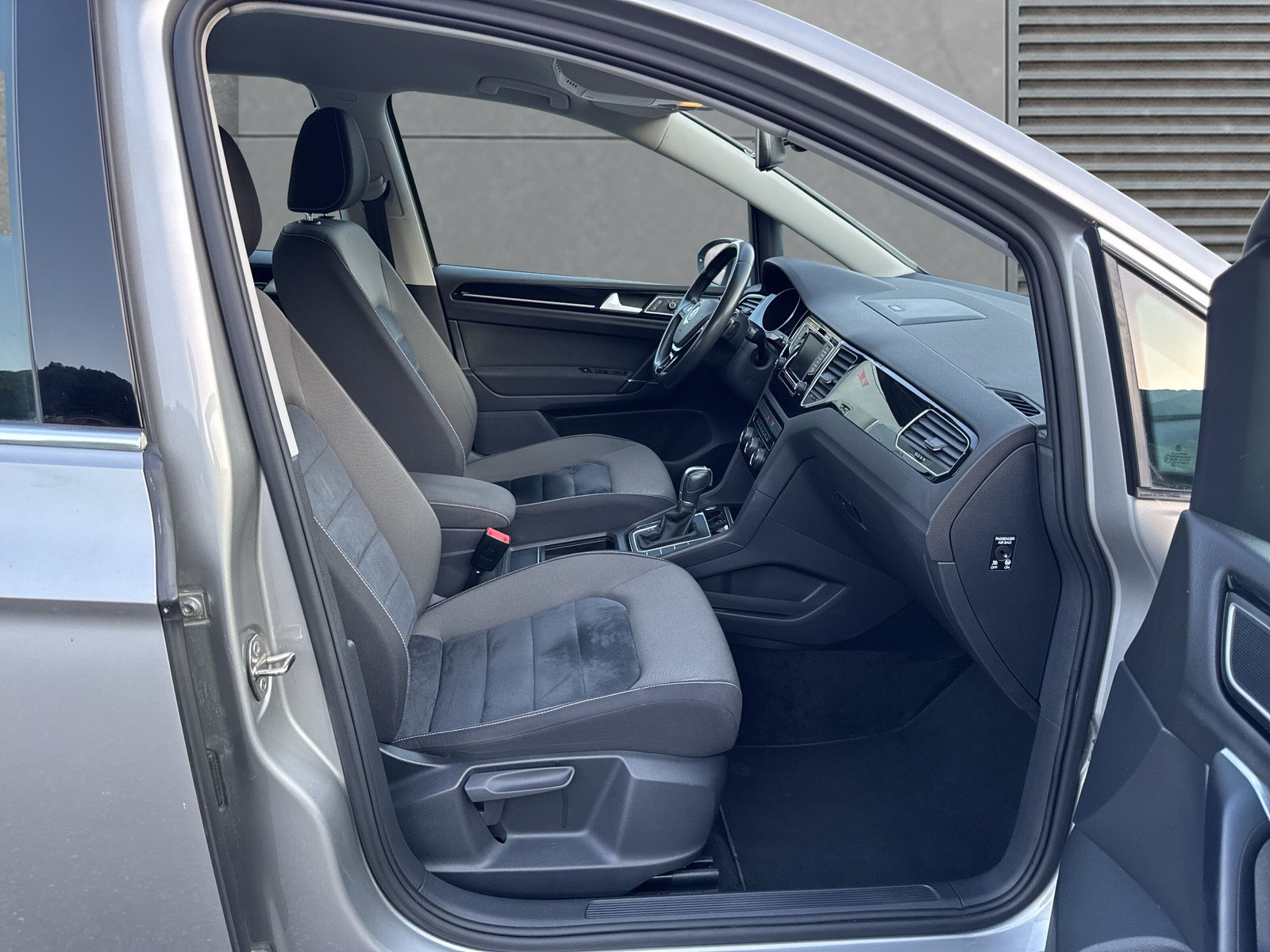 VW Golf Sportsvan 1.4 TSI Highline DSG-image-8