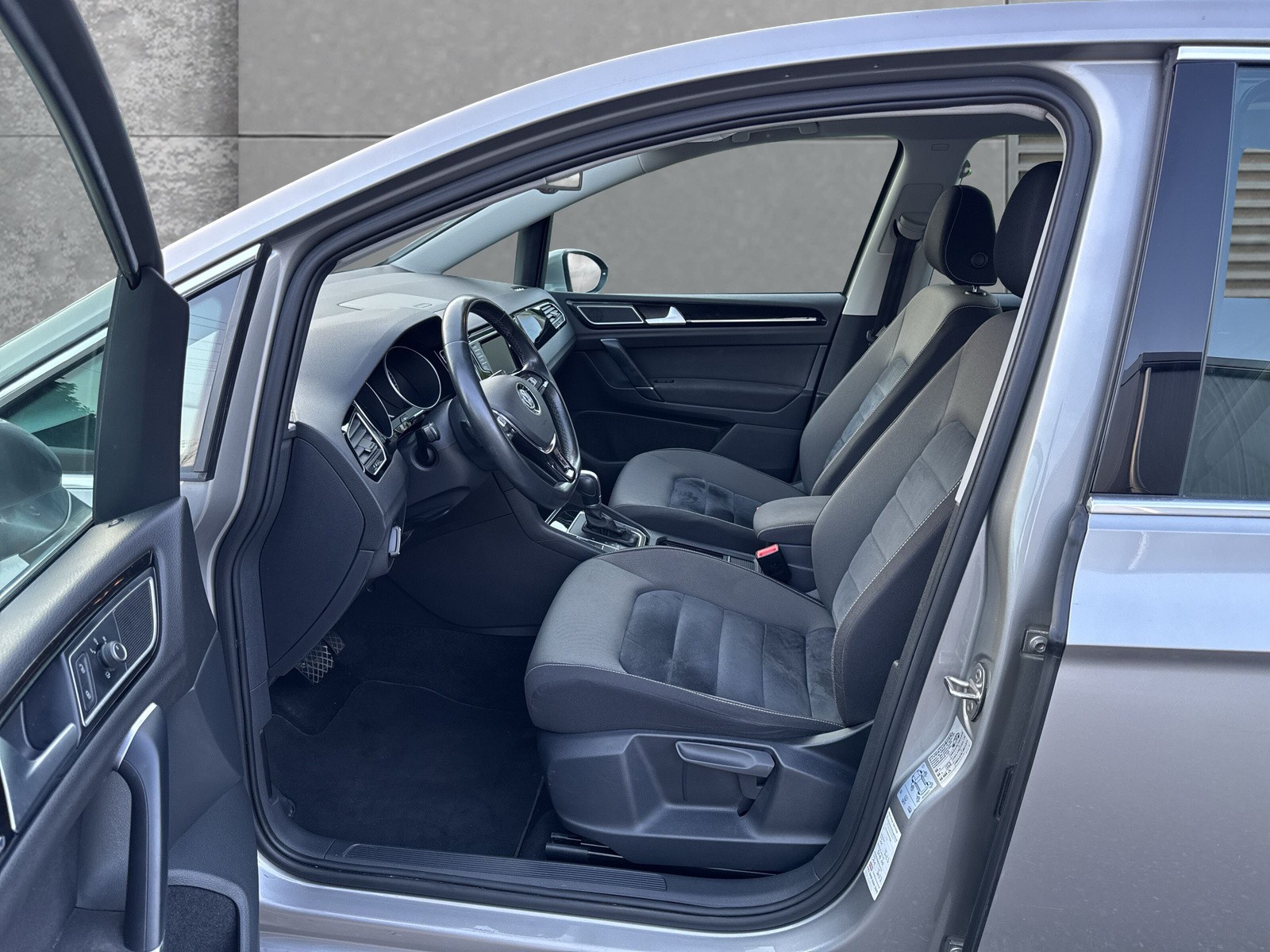VW Golf Sportsvan 1.4 TSI Highline DSG-image-7