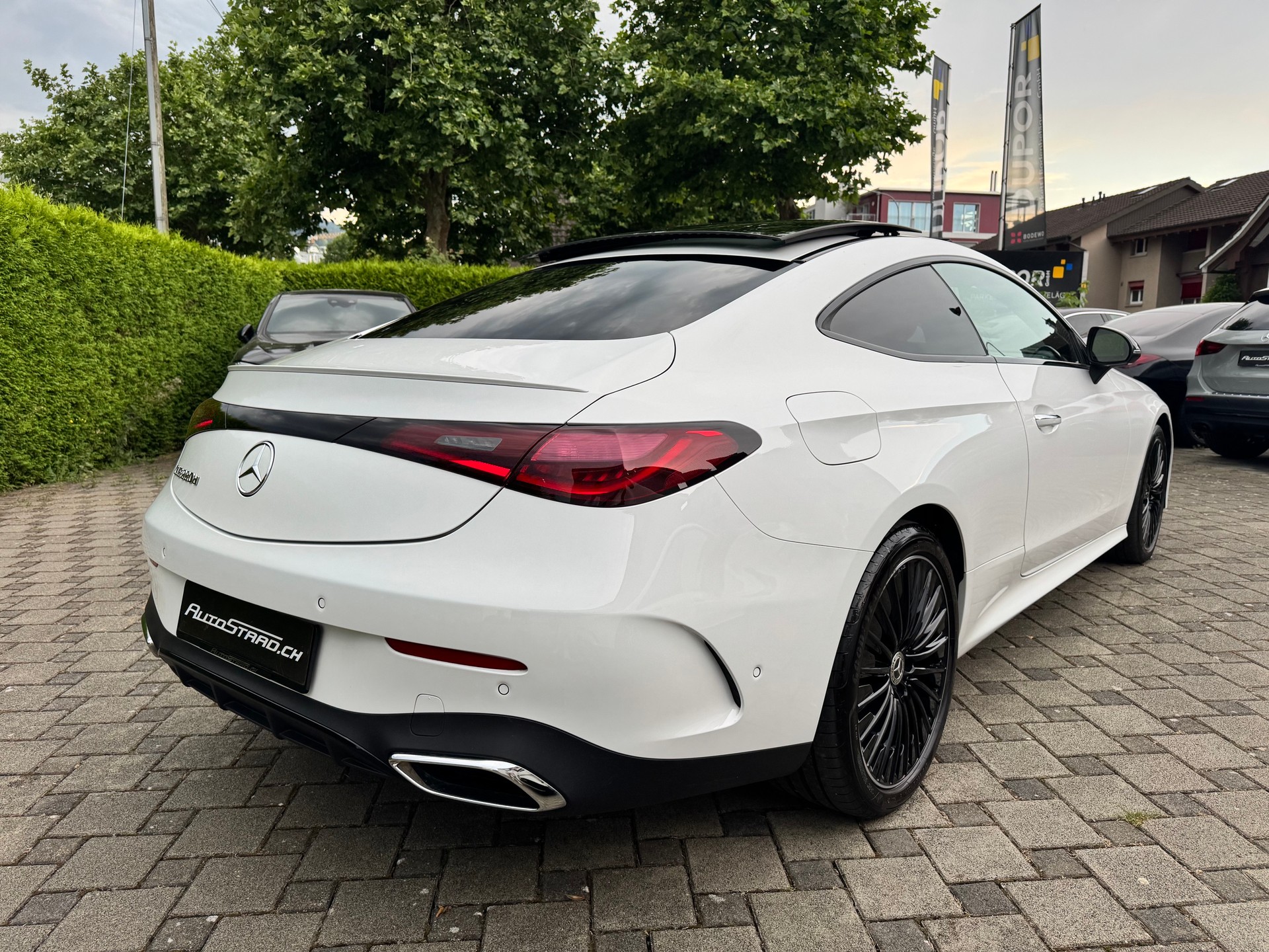 MERCEDES-BENZ CLE 220d Coupé AMG Line 9G-Tronic-image-3