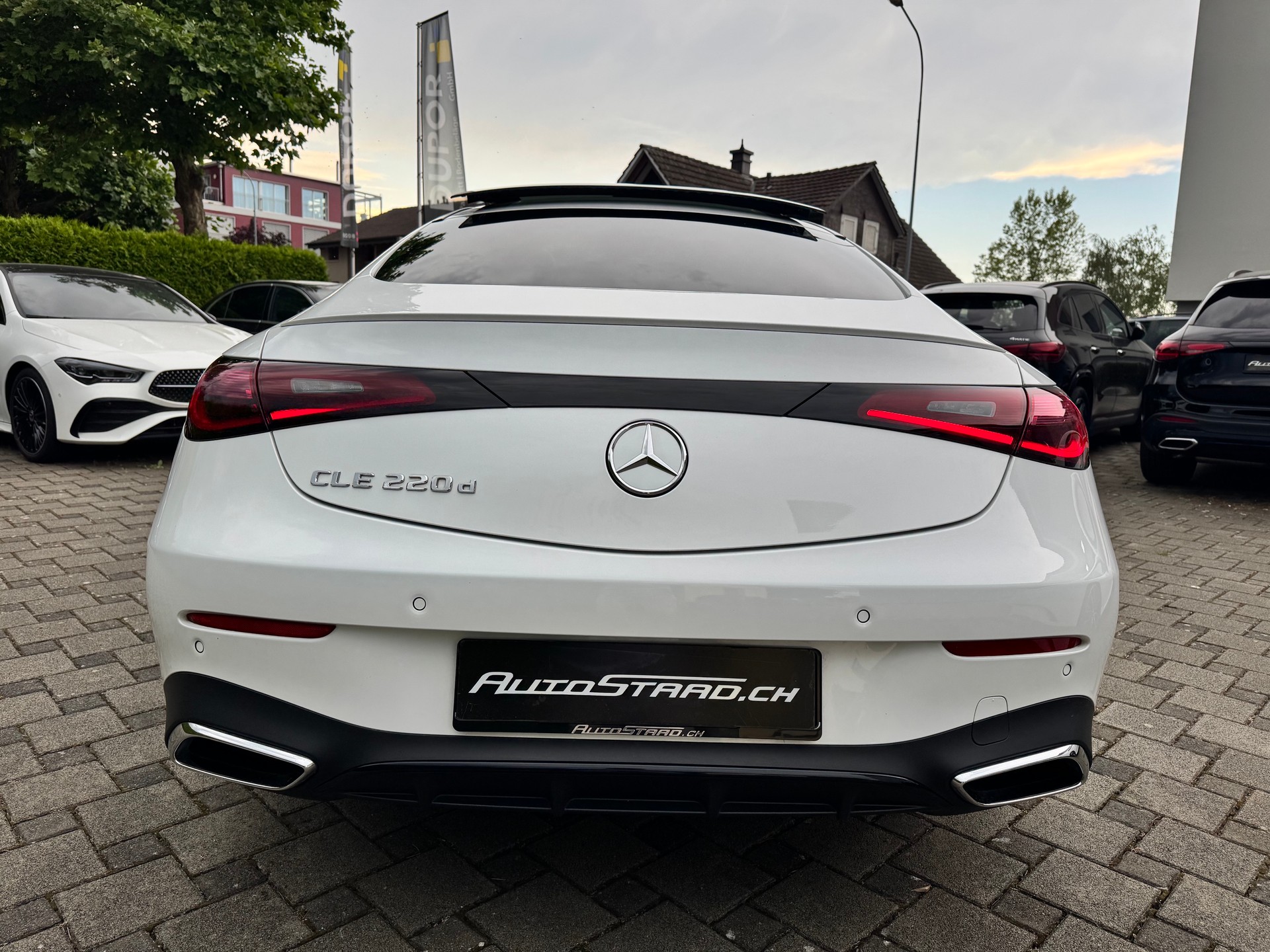 MERCEDES-BENZ CLE 220d Coupé AMG Line 9G-Tronic-image-4