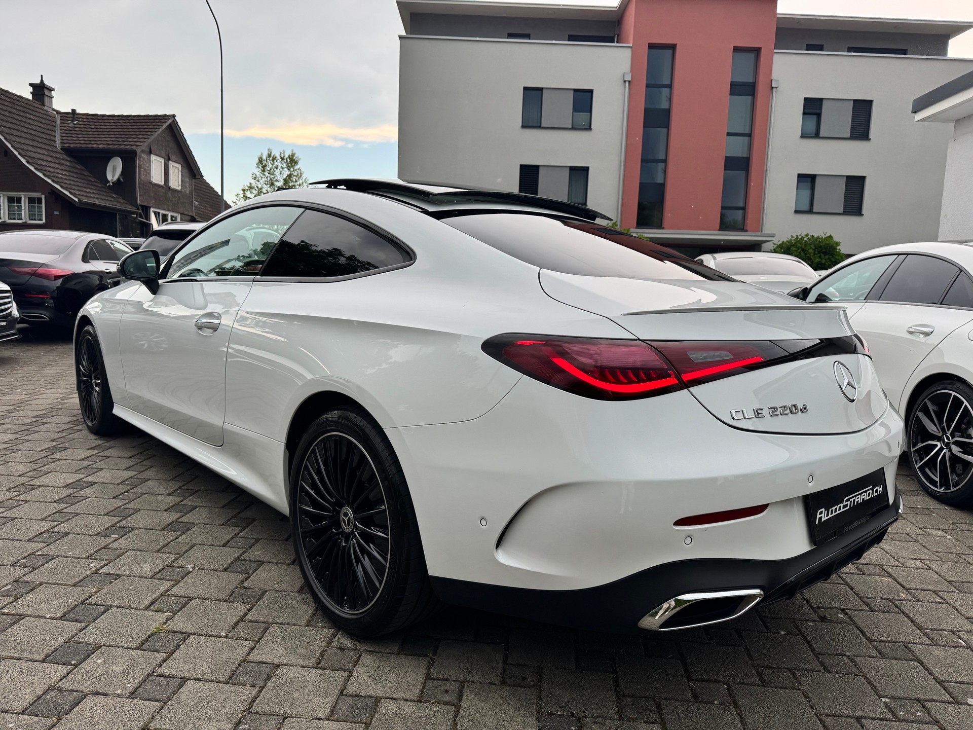 MERCEDES-BENZ CLE 220d Coupé AMG Line 9G-Tronic-image-5