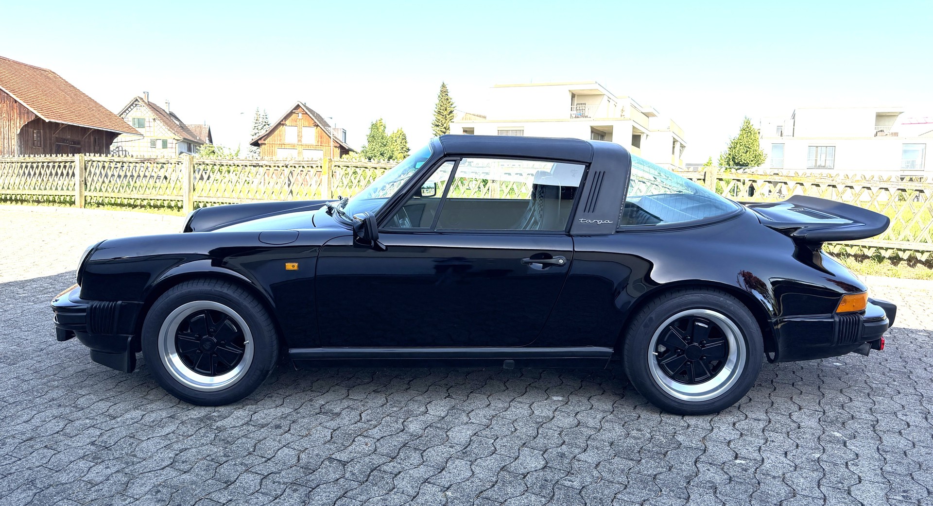 PORSCHE 911 SC Targa-image-1