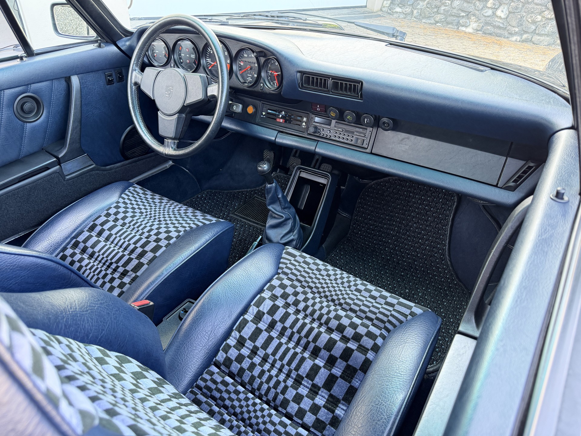 PORSCHE 911 SC Targa-image-9
