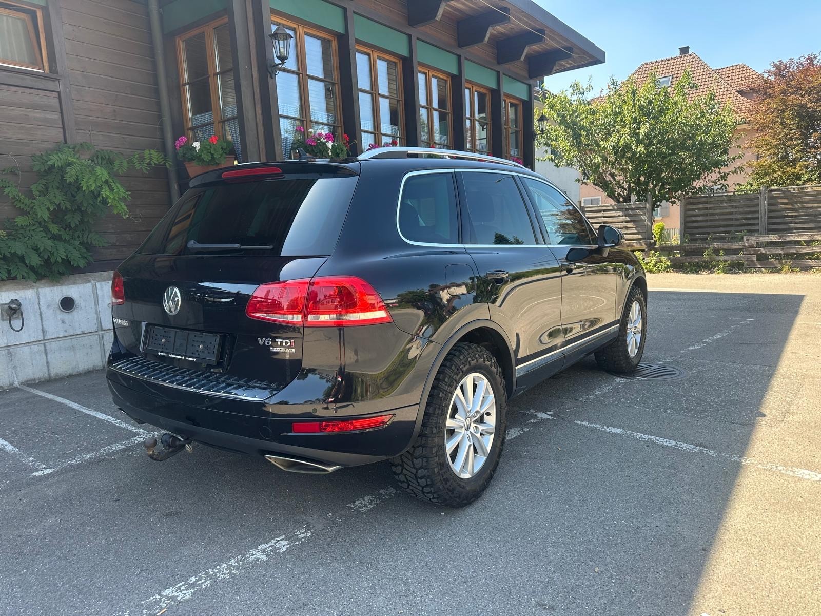 VW Touareg 3.0 TDI BlueMotion Technology Tiptronic-image-2