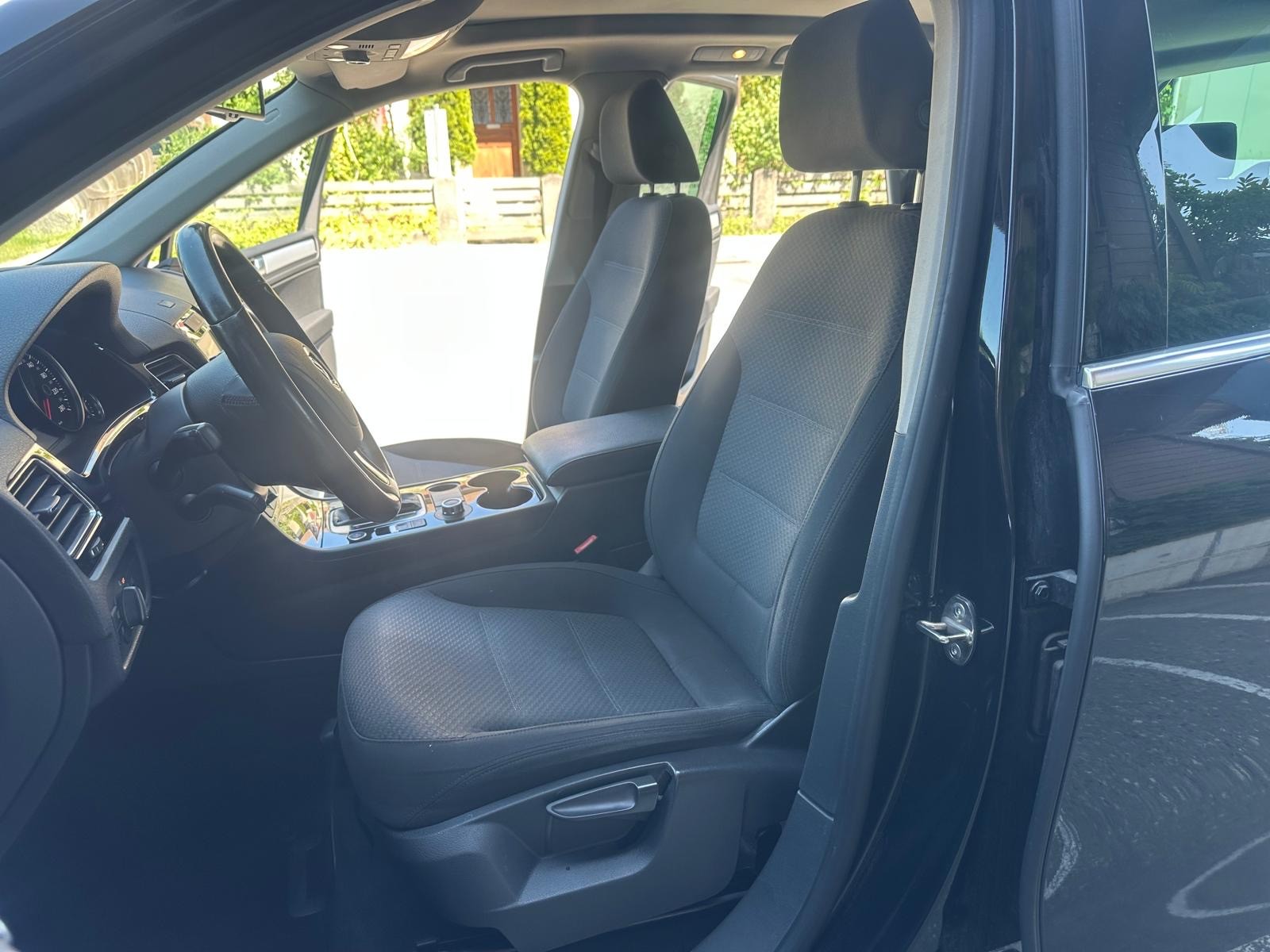 VW Touareg 3.0 TDI BlueMotion Technology Tiptronic-image-9