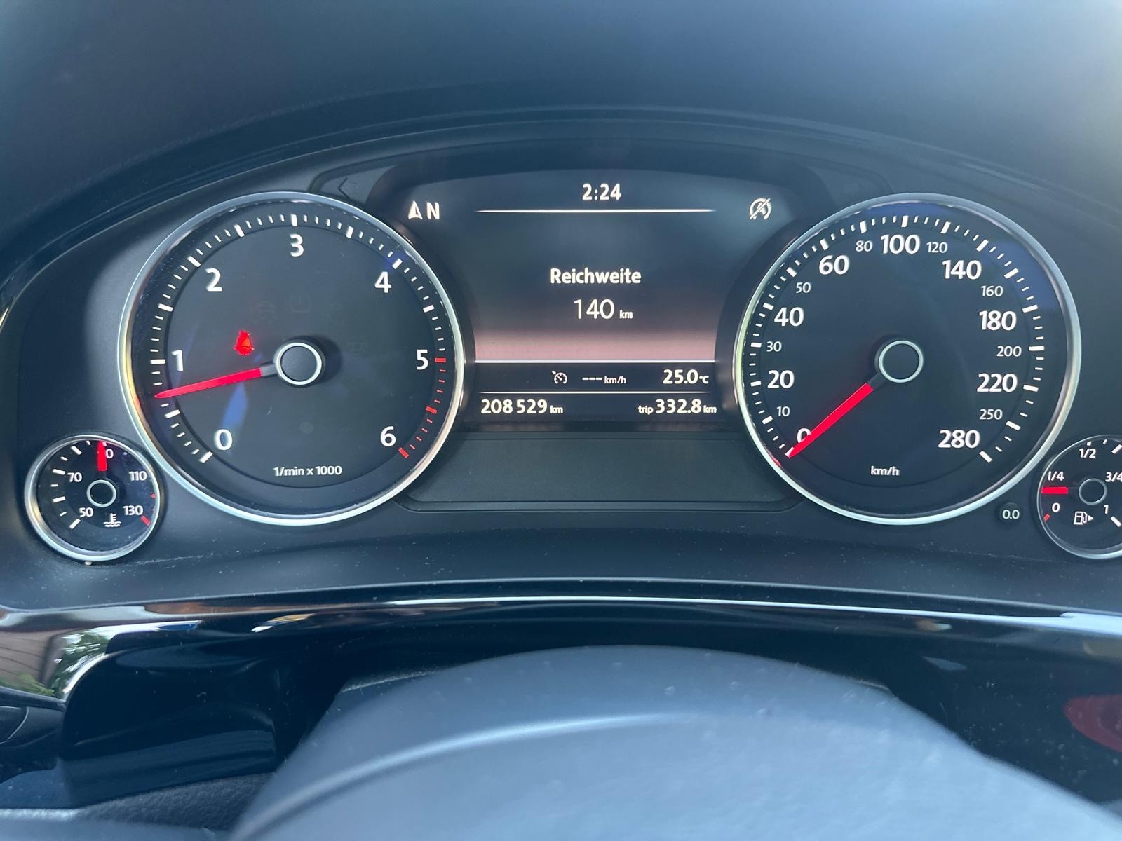VW Touareg 3.0 TDI BlueMotion Technology Tiptronic-image-13