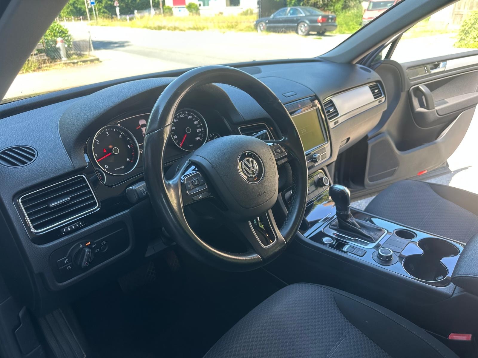 VW Touareg 3.0 TDI BlueMotion Technology Tiptronic-image-10