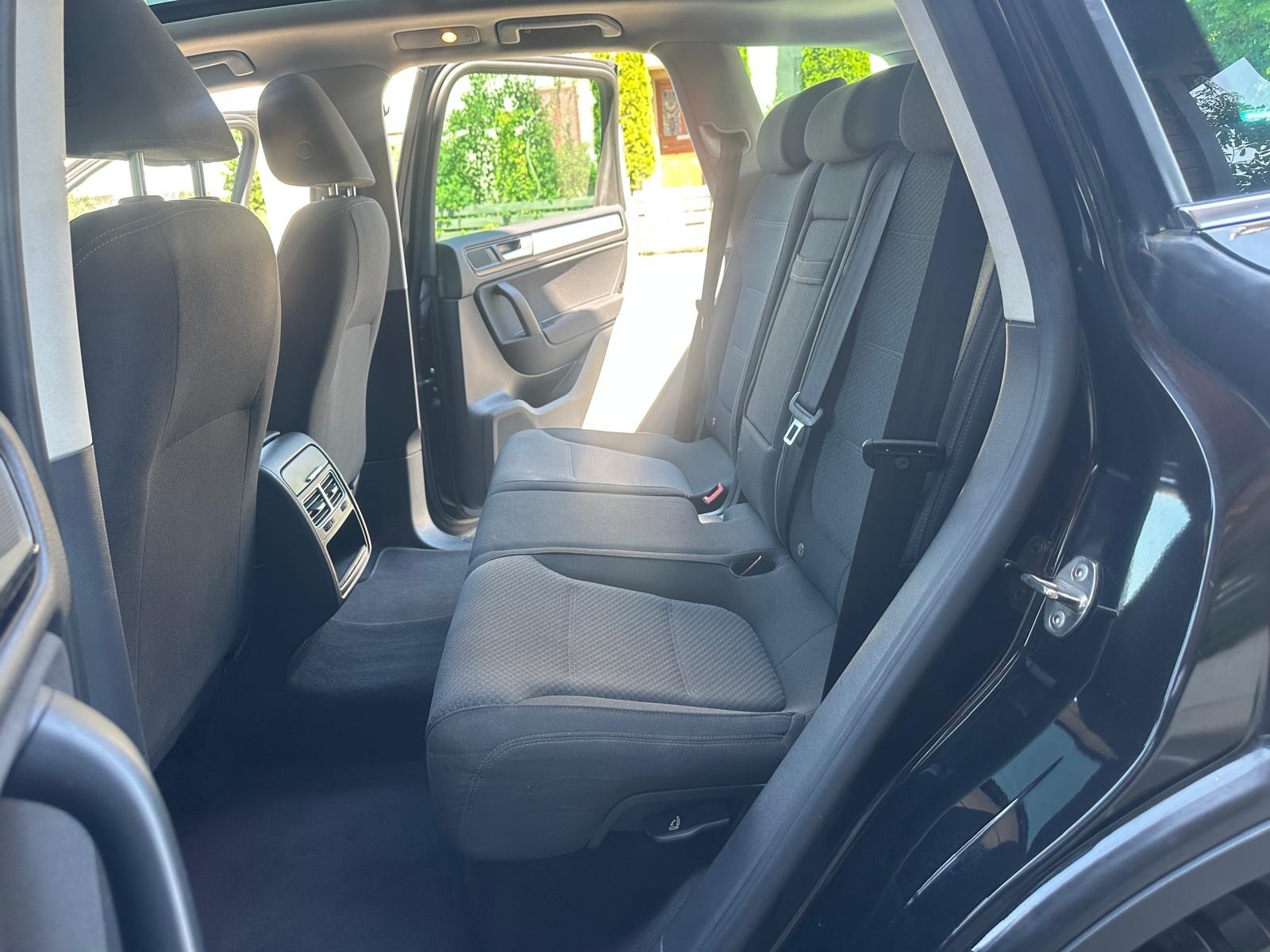 VW Touareg 3.0 TDI BlueMotion Technology Tiptronic-image-11