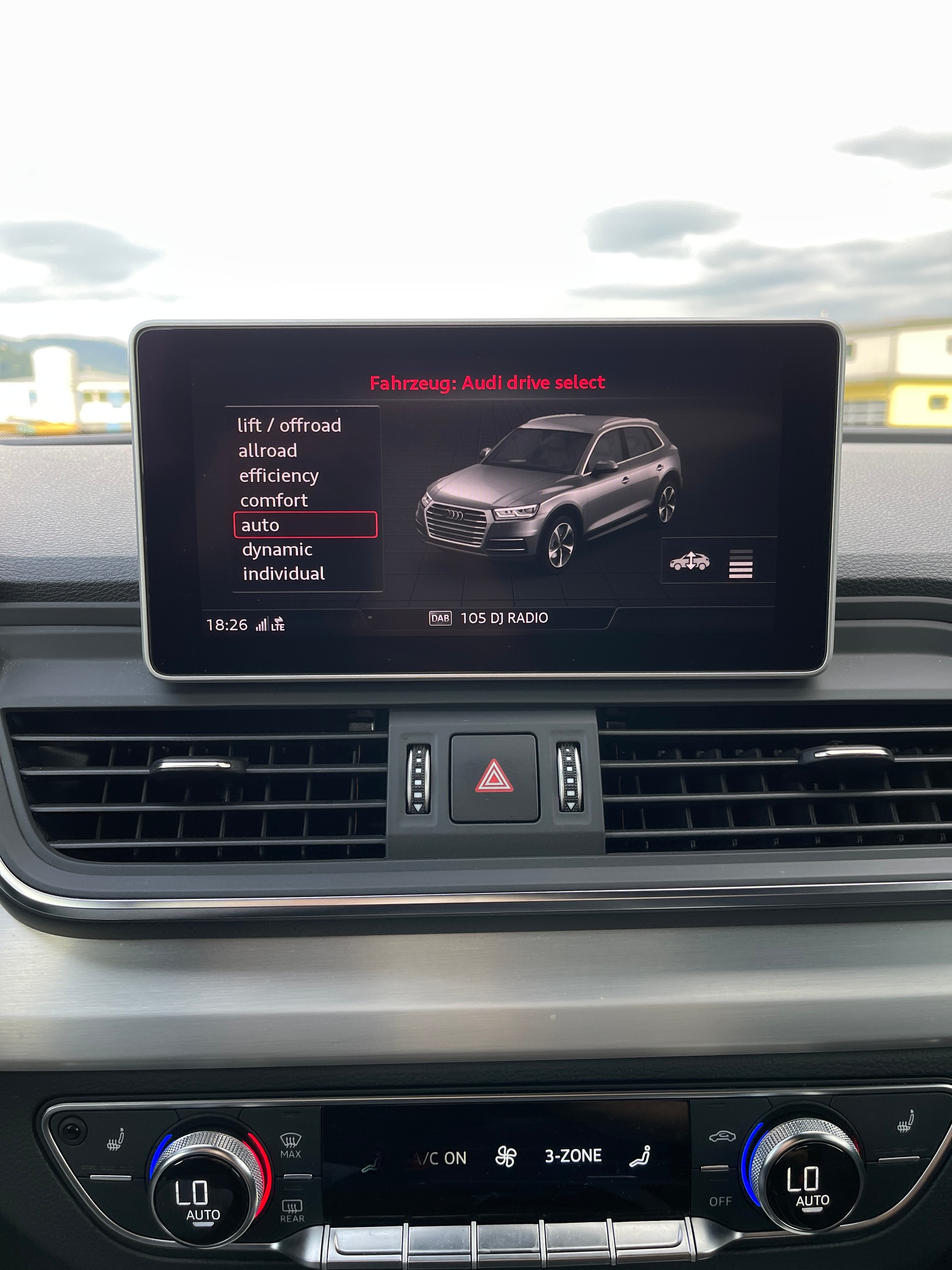AUDI Q5 40 TDI sport quattro S-tronic-image-9