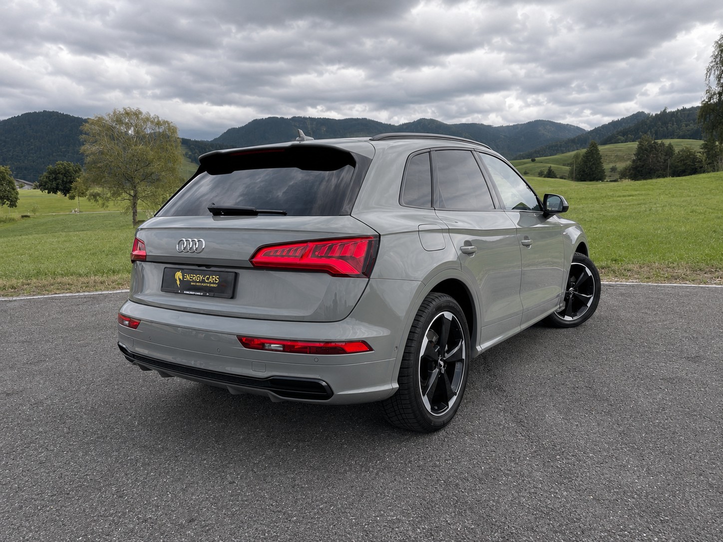 AUDI Q5 40 TDI sport quattro S-tronic-image-2