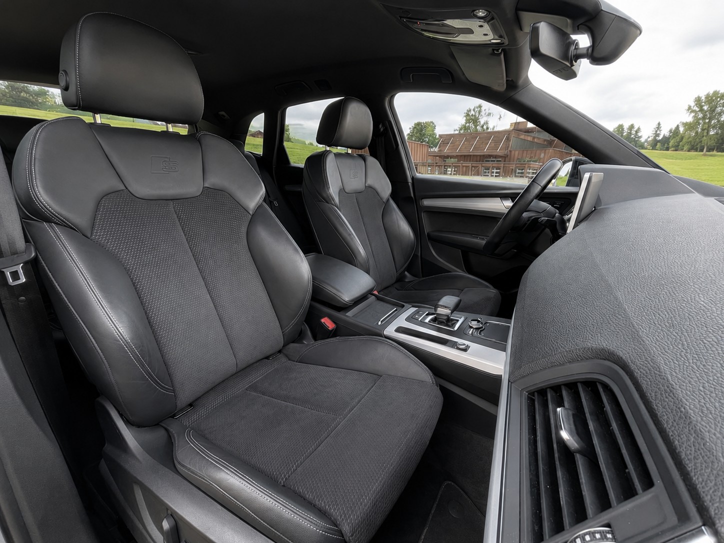 AUDI Q5 40 TDI sport quattro S-tronic-image-5
